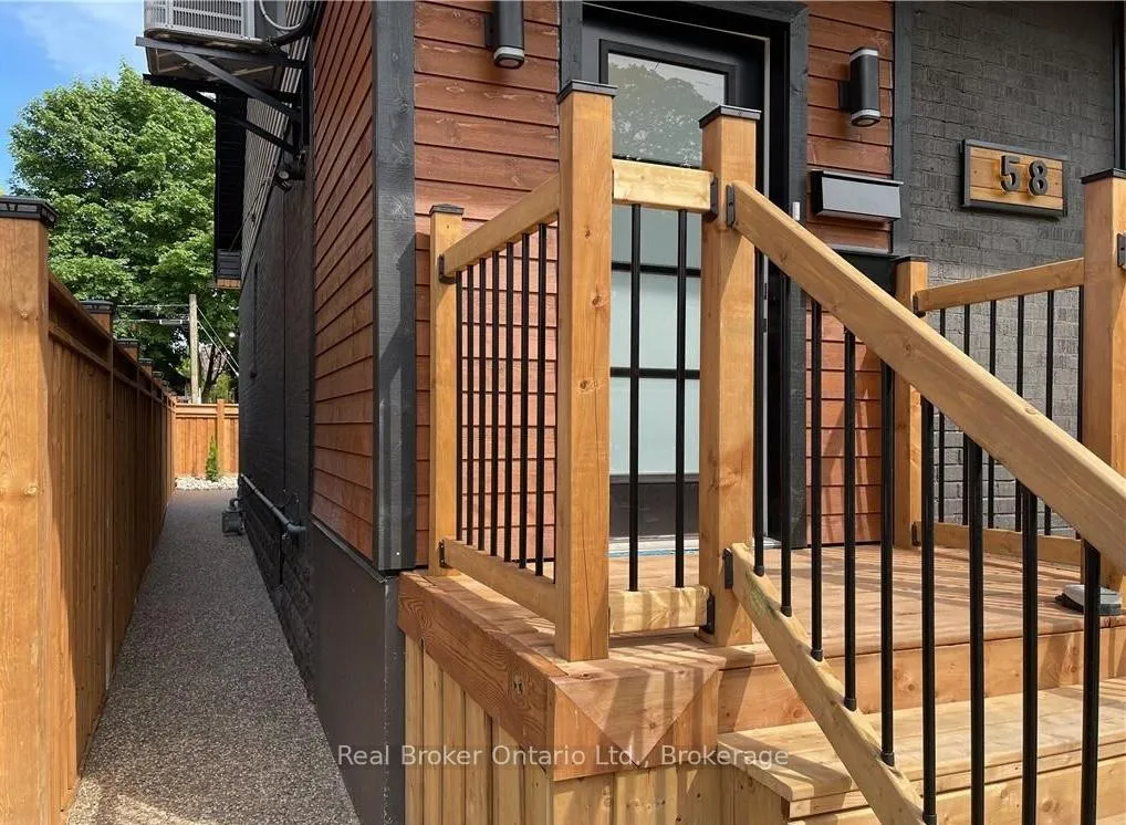 Photo 2 of Unit Upper, 58 Rosslyn Avenue N, Hamilton, Crown Point — HOMEH