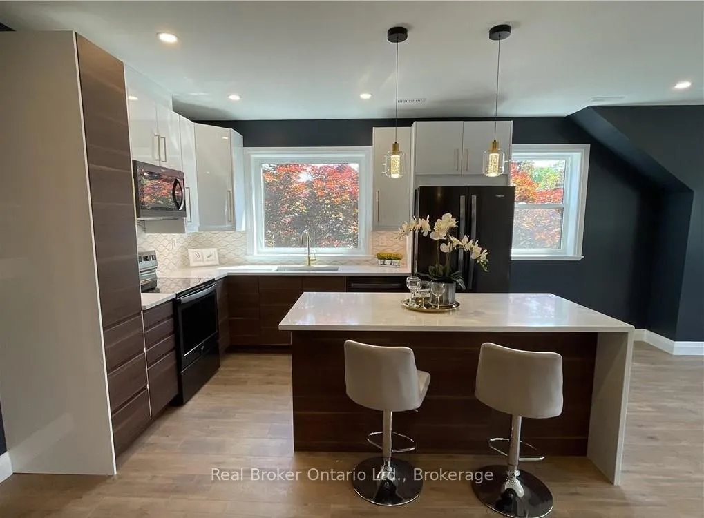 Photo 7 of Unit Upper, 58 Rosslyn Avenue N, Hamilton, Crown Point — HOMEH