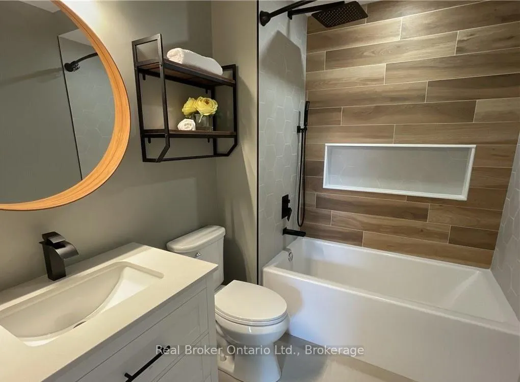Photo 10 of Unit Upper, 58 Rosslyn Avenue N, Hamilton, Crown Point — HOMEH