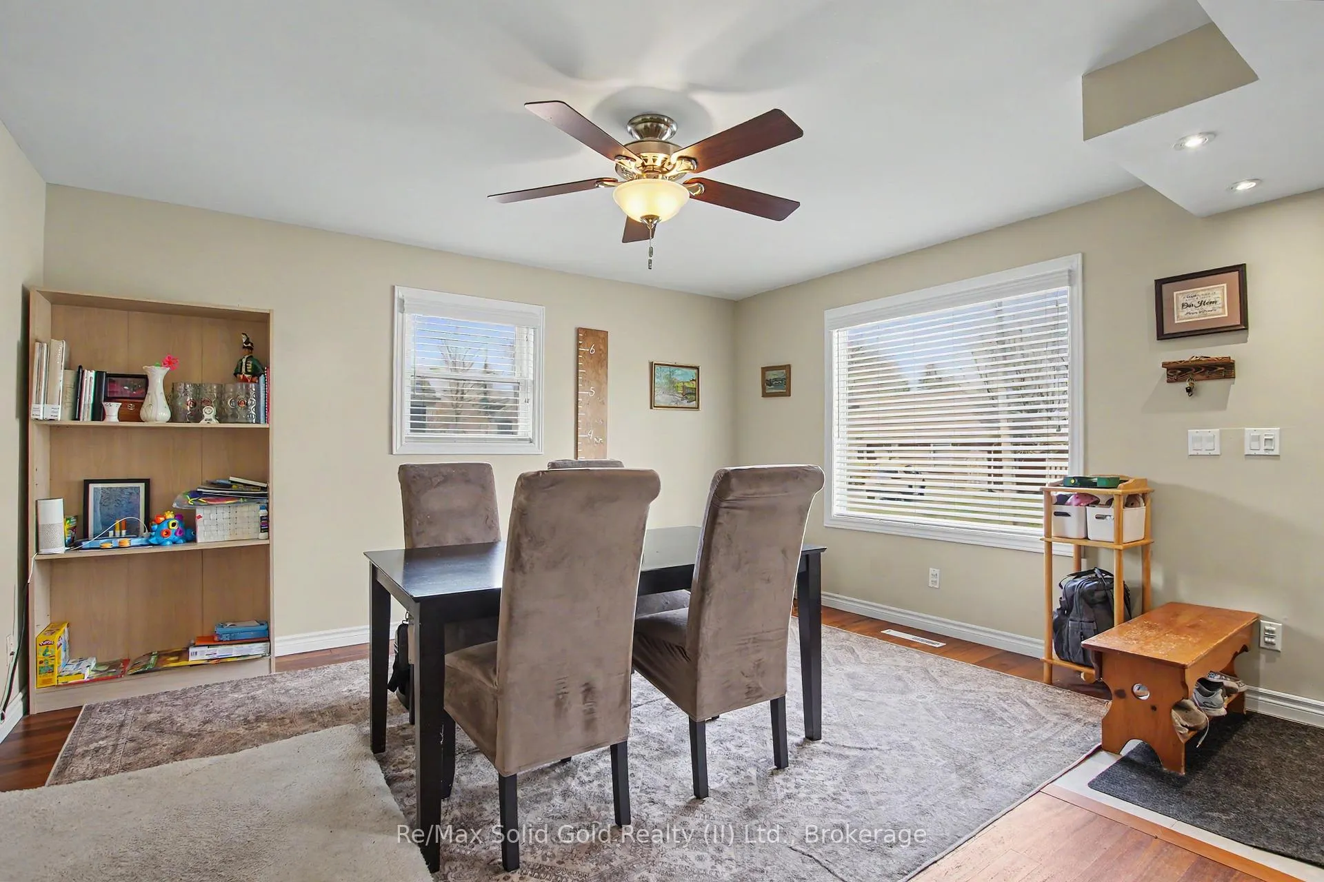 Photo 3 of 241 Guelph Avenue, Cambridge, Silver Heights — HOMEH