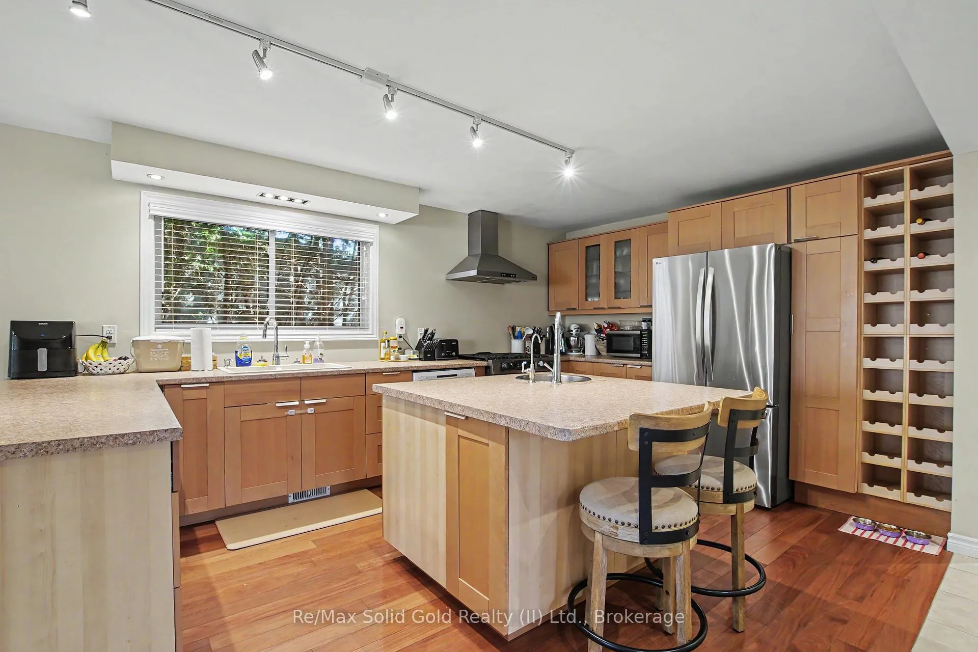 Photo 4 of 241 Guelph Avenue, Cambridge, Silver Heights — HOMEH