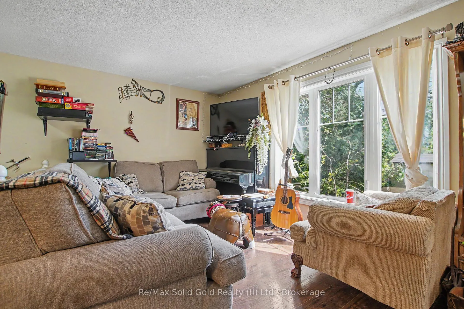 Photo 8 of 241 Guelph Avenue, Cambridge, Silver Heights — HOMEH