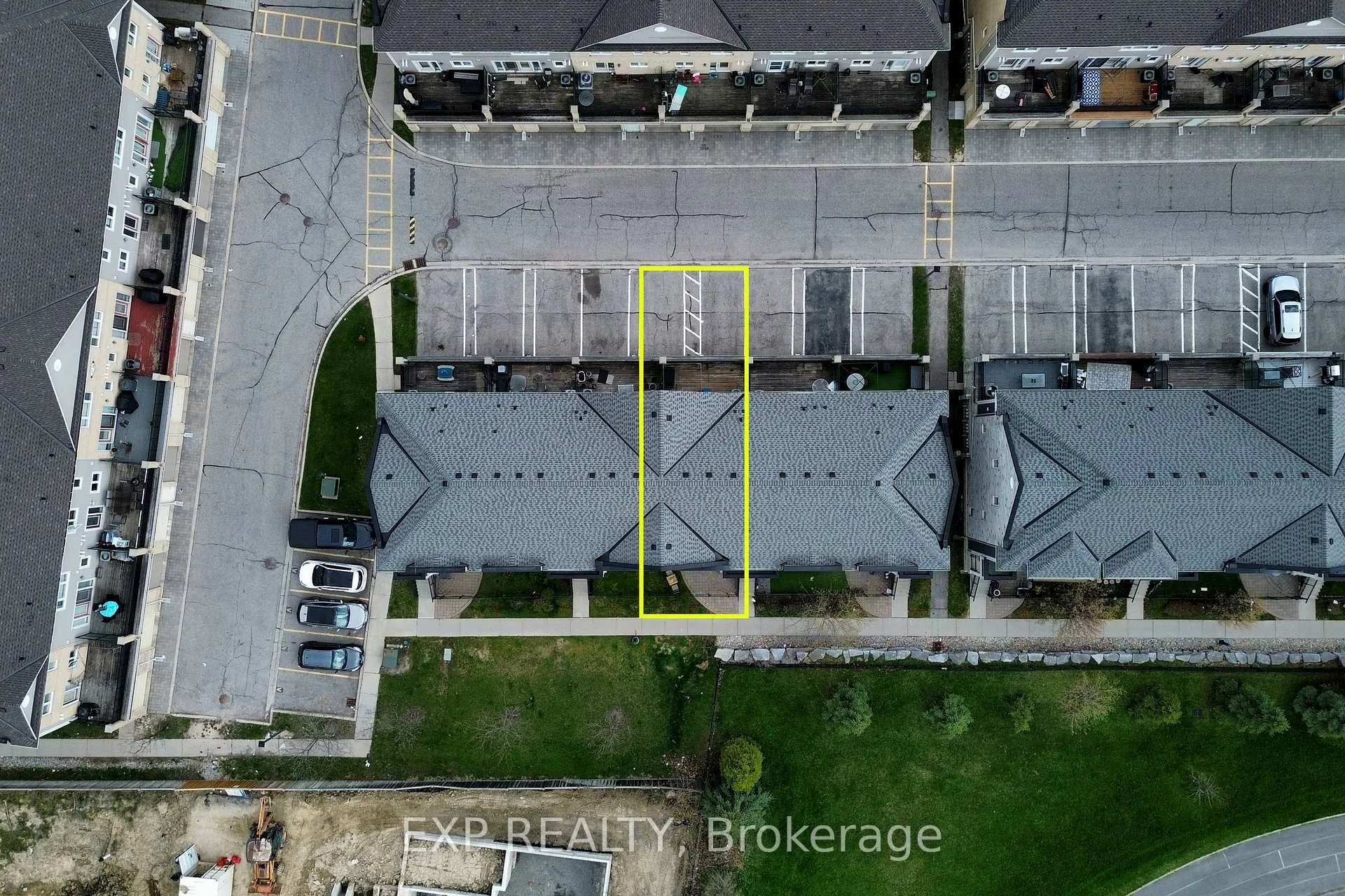 Photo 4 of Unit 32, 60 Fairwood Circle, Brampton, Sandringham-Wellington — HOMEH