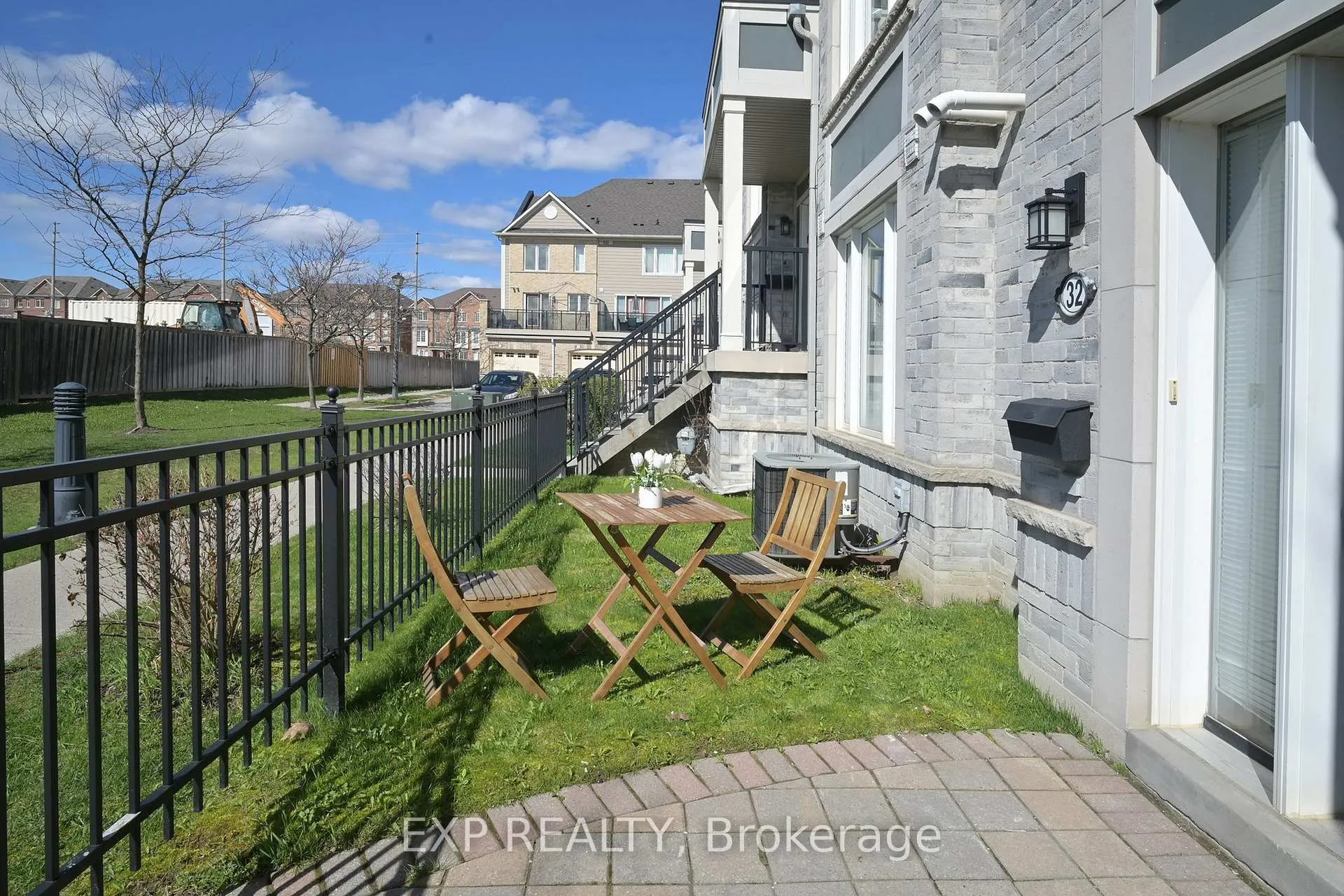 Photo 6 of Unit 32, 60 Fairwood Circle, Brampton, Sandringham-Wellington — HOMEH