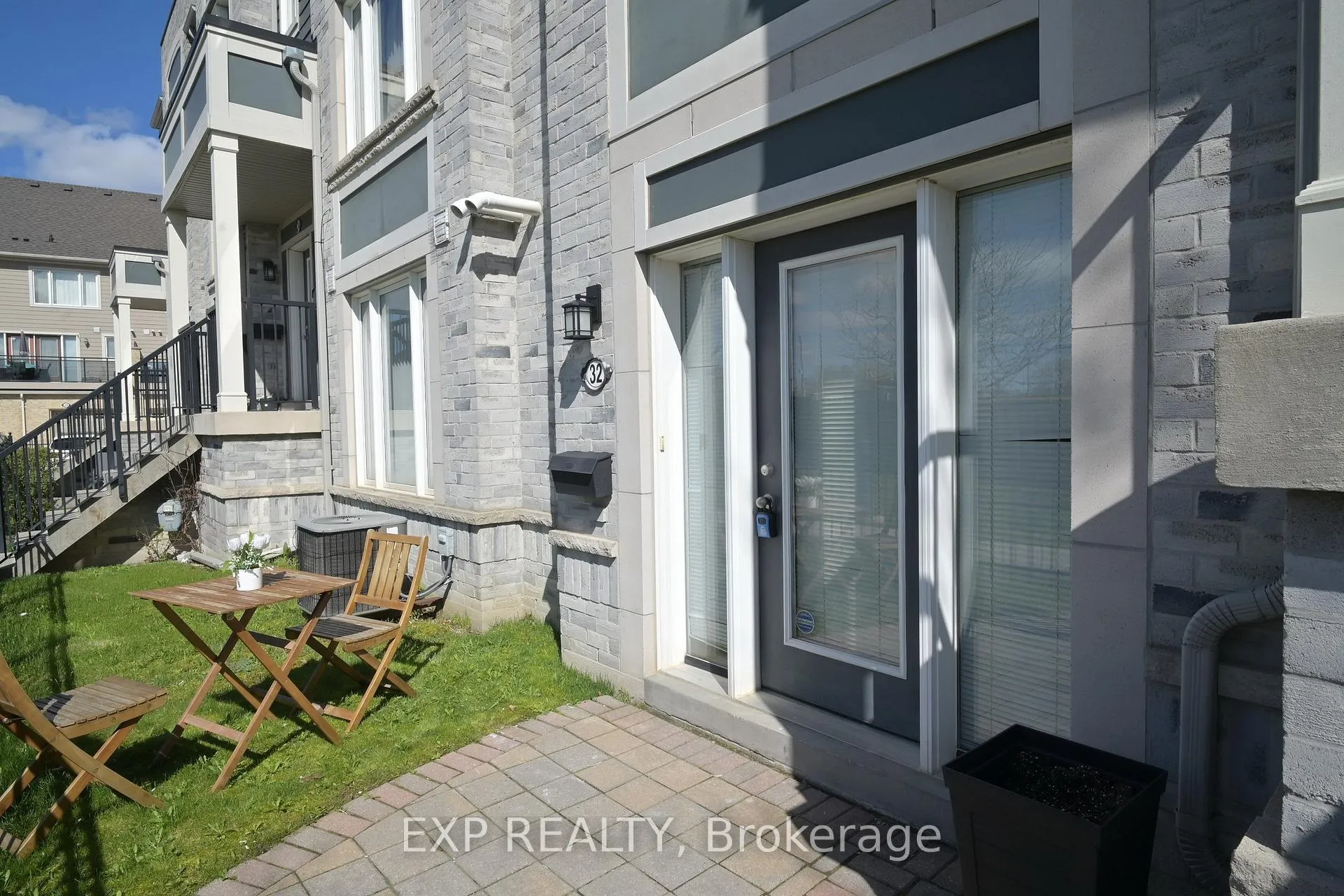 Photo 8 of Unit 32, 60 Fairwood Circle, Brampton, Sandringham-Wellington — HOMEH