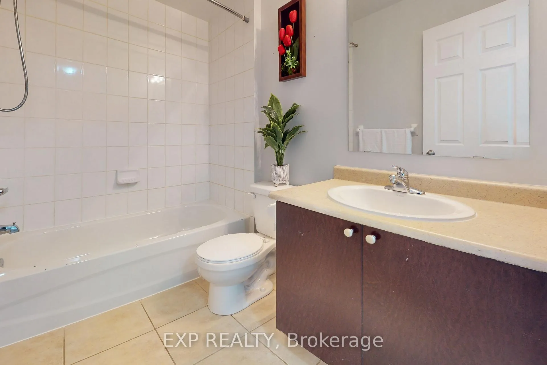 Photo 25 of Unit 32, 60 Fairwood Circle, Brampton, Sandringham-Wellington — HOMEH