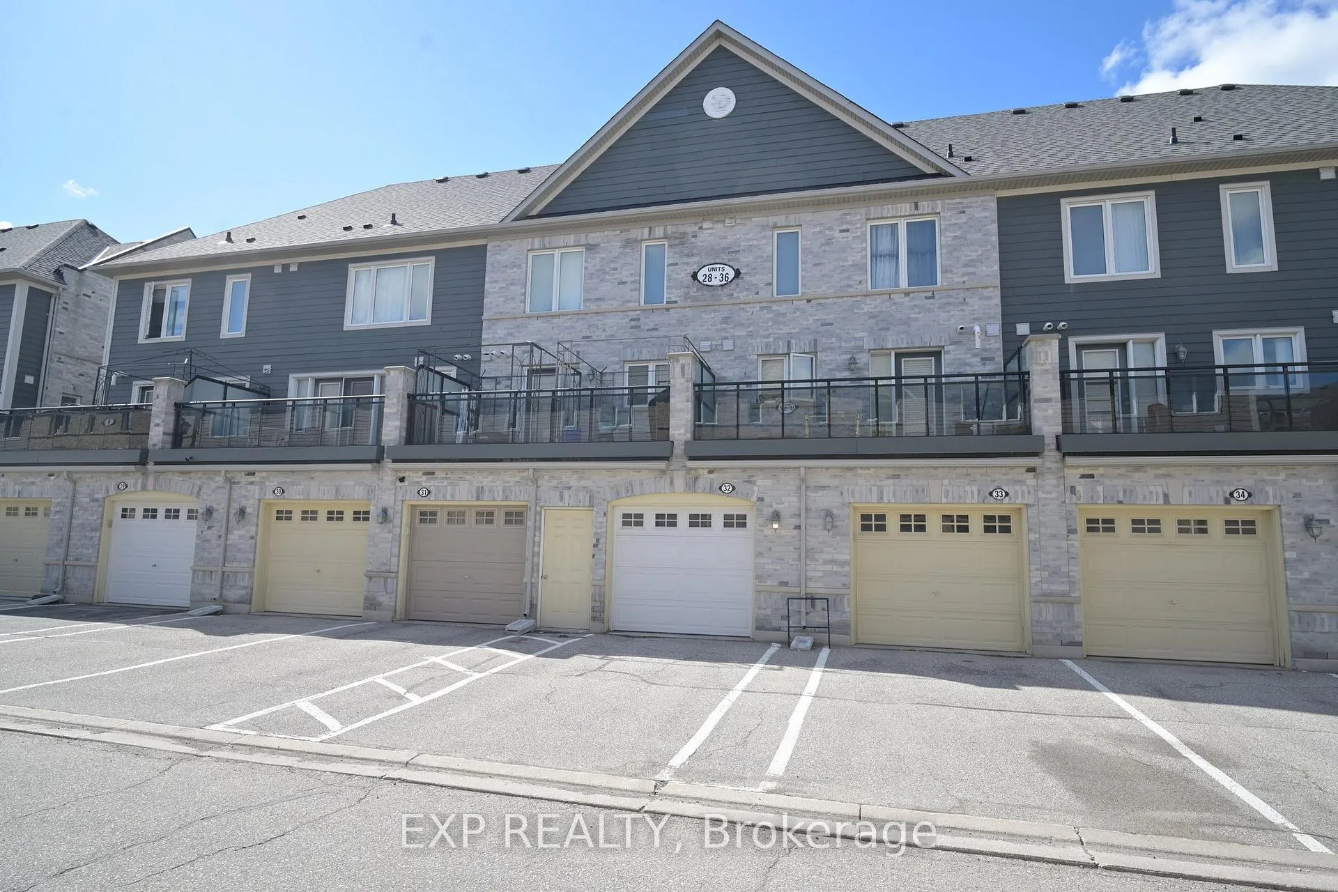 Photo 32 of Unit 32, 60 Fairwood Circle, Brampton, Sandringham-Wellington — HOMEH