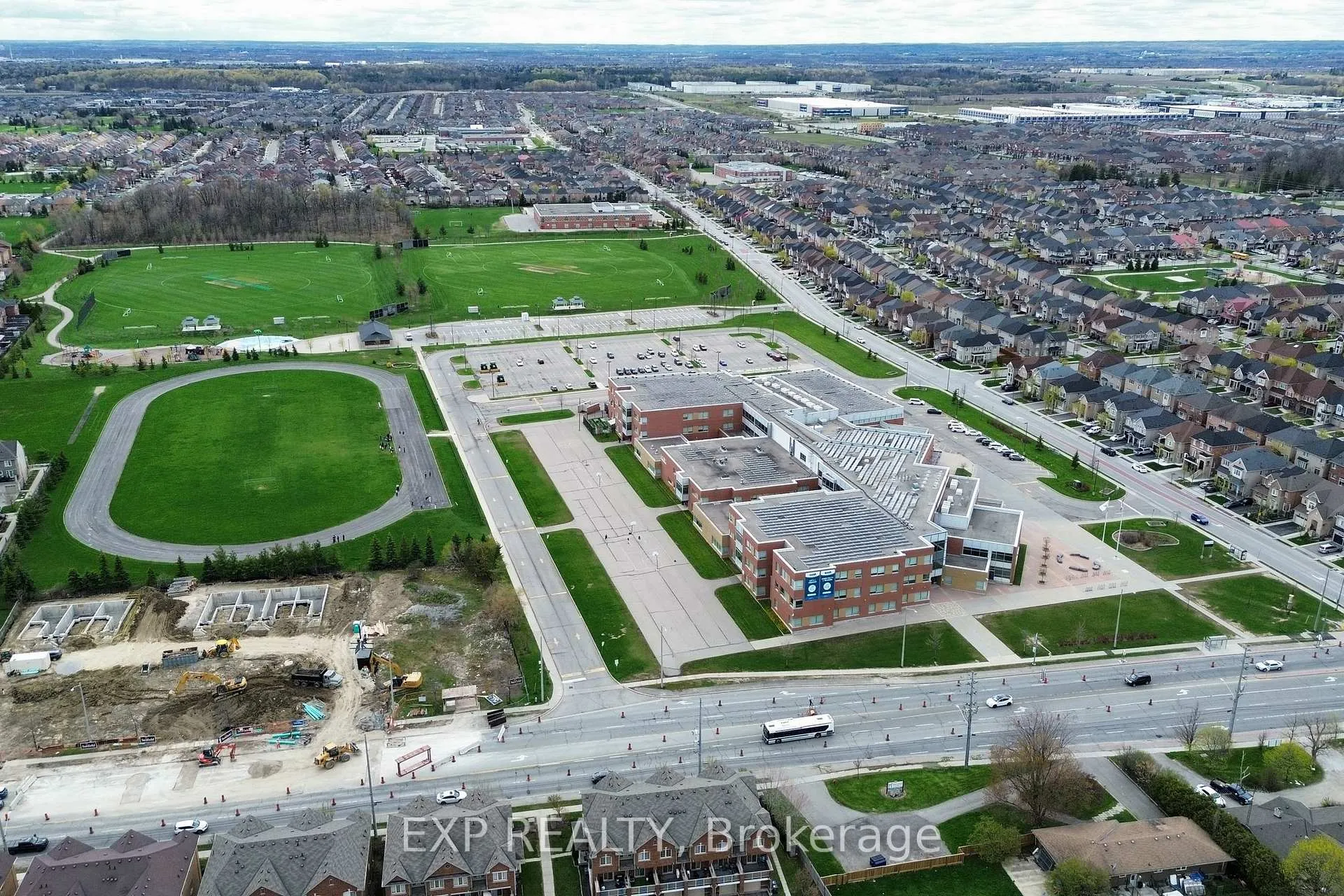 Photo 35 of Unit 32, 60 Fairwood Circle, Brampton, Sandringham-Wellington — HOMEH