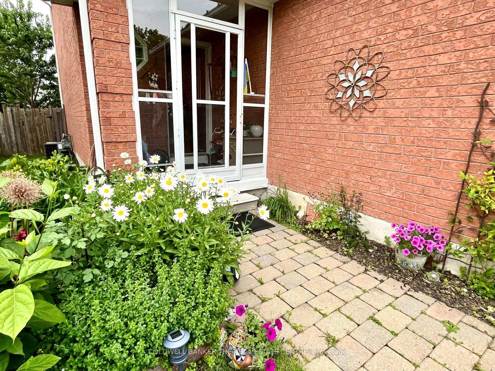 Photo 1 of 90 Bruce Crescent, Barrie, Bayshore — HOMEH