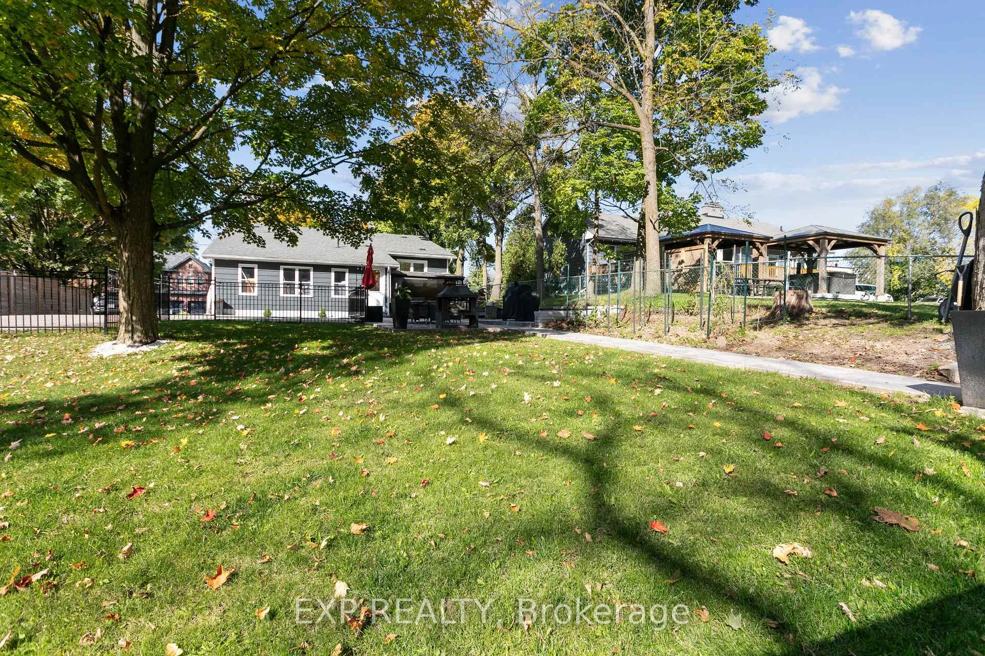 Photo 33 of 366 Dundas Street E, Hamilton, Waterdown — HOMEH