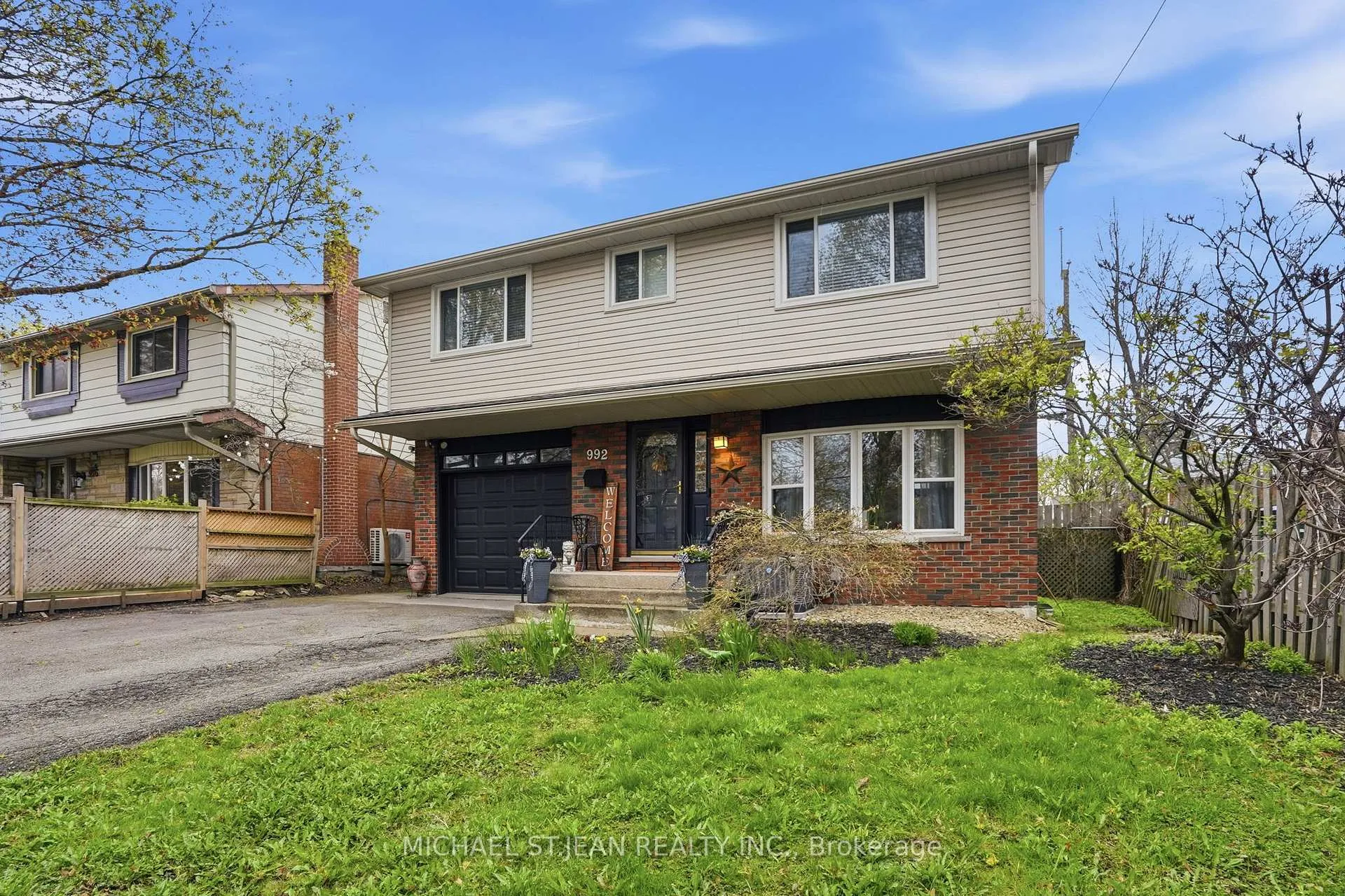 Photo 3 of 992 Garth Street, Hamilton, Gilbert — HOMEH
