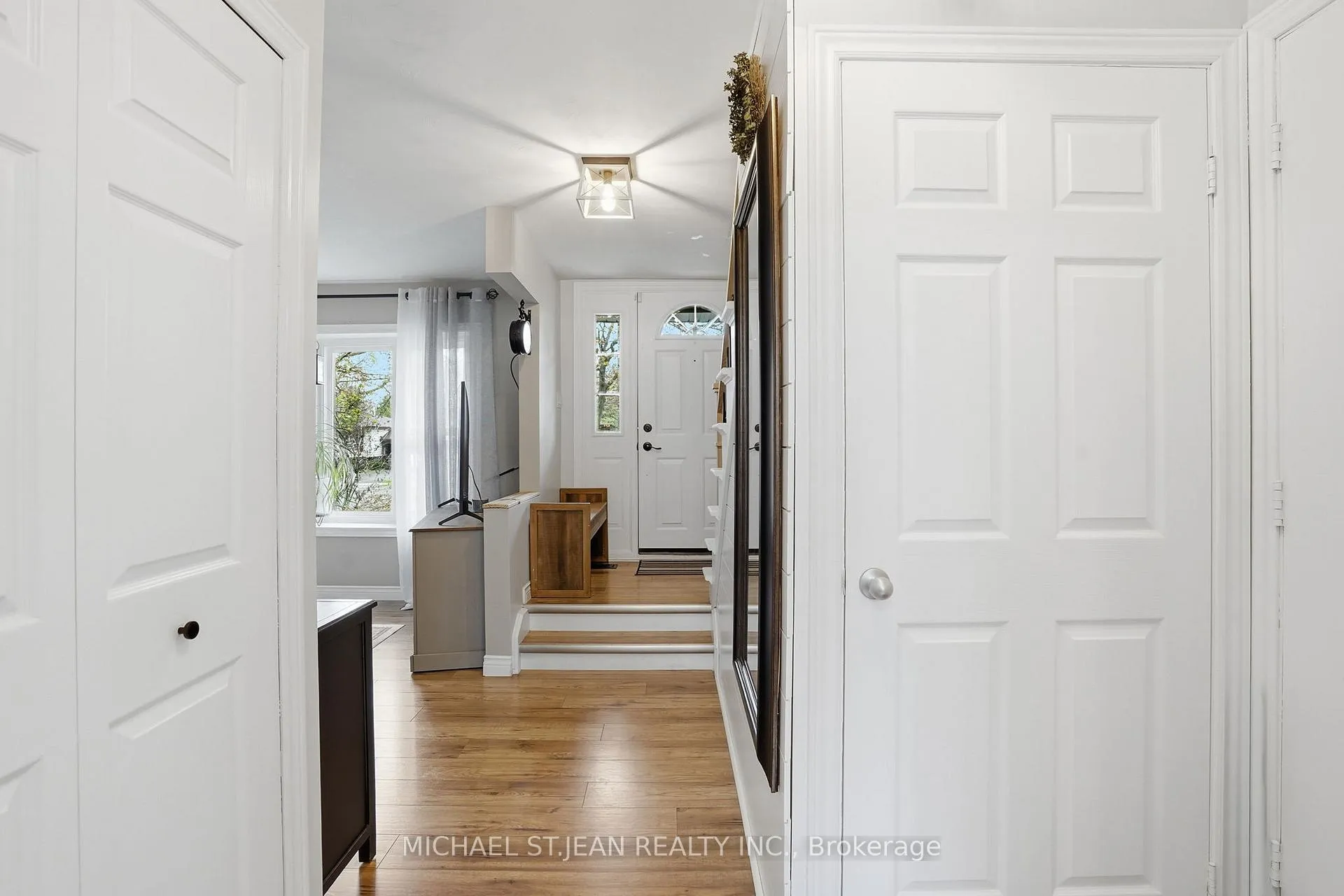 Photo 19 of 992 Garth Street, Hamilton, Gilbert — HOMEH
