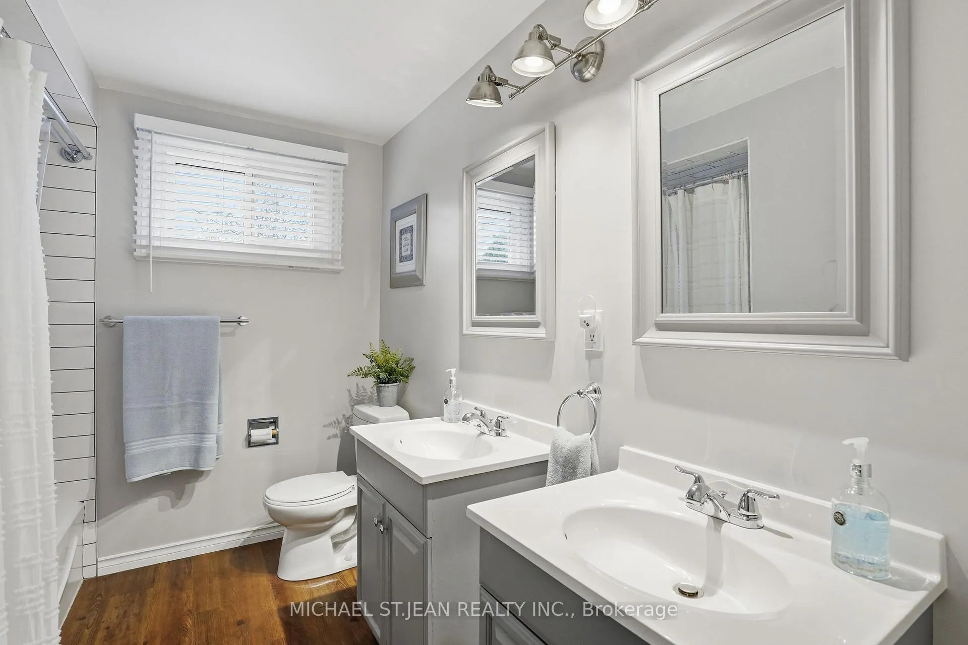 Photo 28 of 992 Garth Street, Hamilton, Gilbert — HOMEH