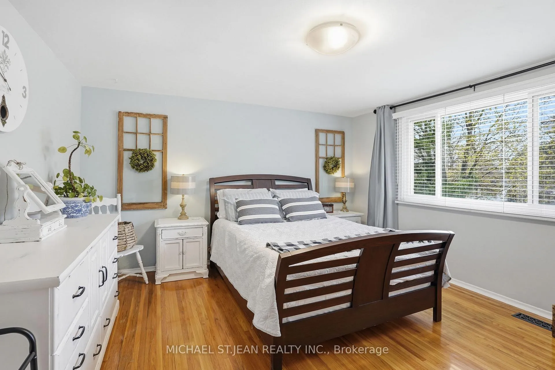 Photo 31 of 992 Garth Street, Hamilton, Gilbert — HOMEH