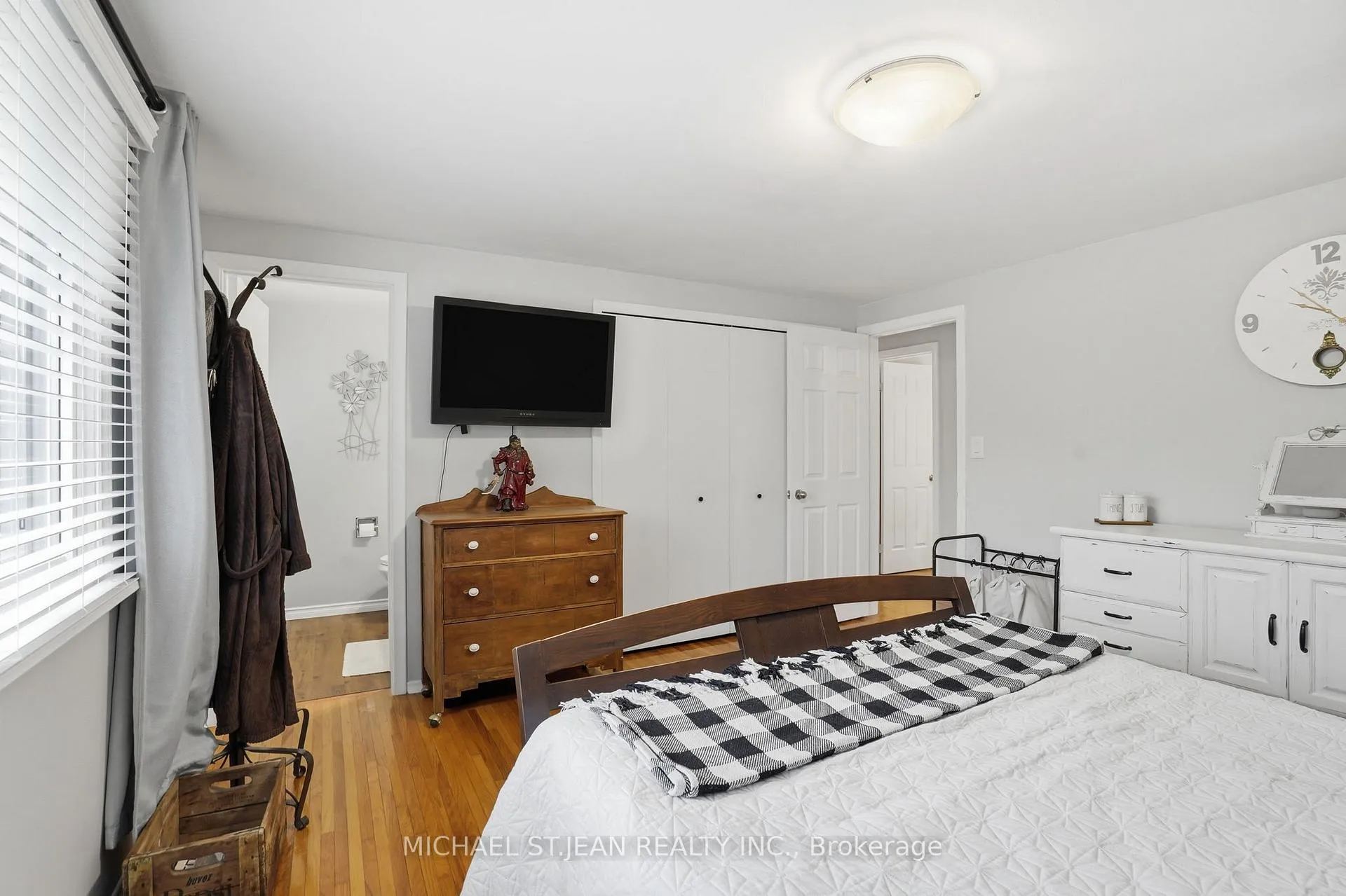 Photo 34 of 992 Garth Street, Hamilton, Gilbert — HOMEH
