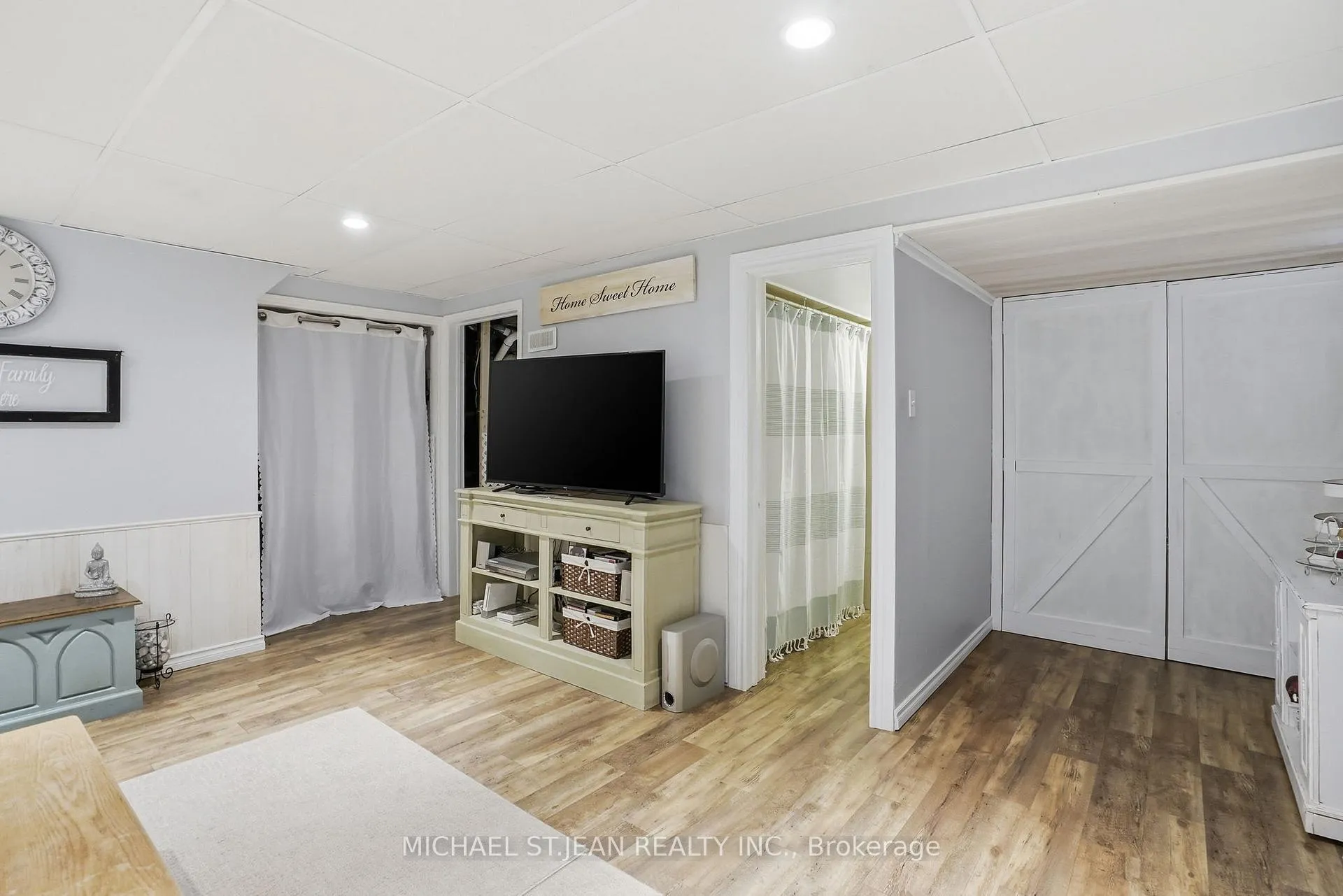 Photo 37 of 992 Garth Street, Hamilton, Gilbert — HOMEH