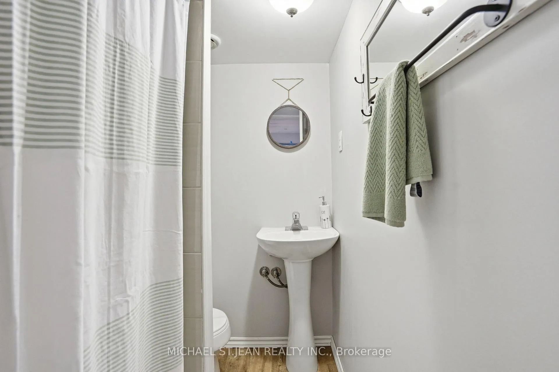 Photo 41 of 992 Garth Street, Hamilton, Gilbert — HOMEH
