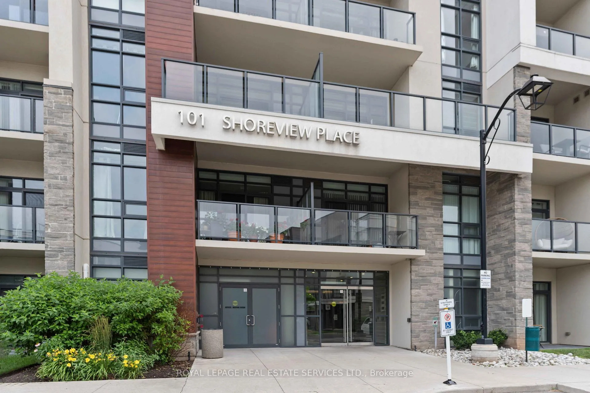 Photo 3 of Unit 216, 101 Shoreview Place, Hamilton, Lakeshore — HOMEH
