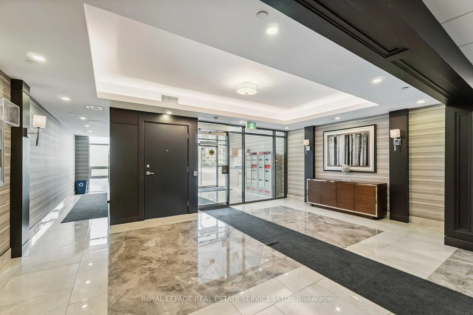 Photo 4 of Unit 216, 101 Shoreview Place, Hamilton, Lakeshore — HOMEH