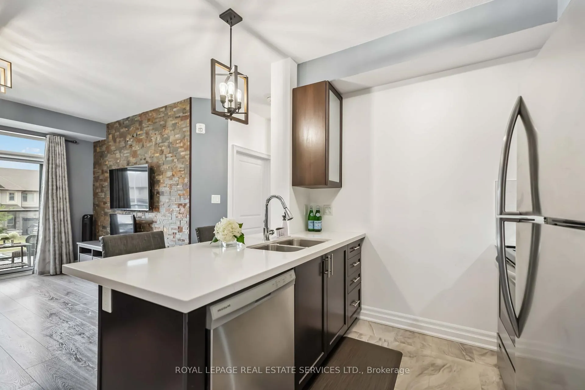 Photo 8 of Unit 216, 101 Shoreview Place, Hamilton, Lakeshore — HOMEH