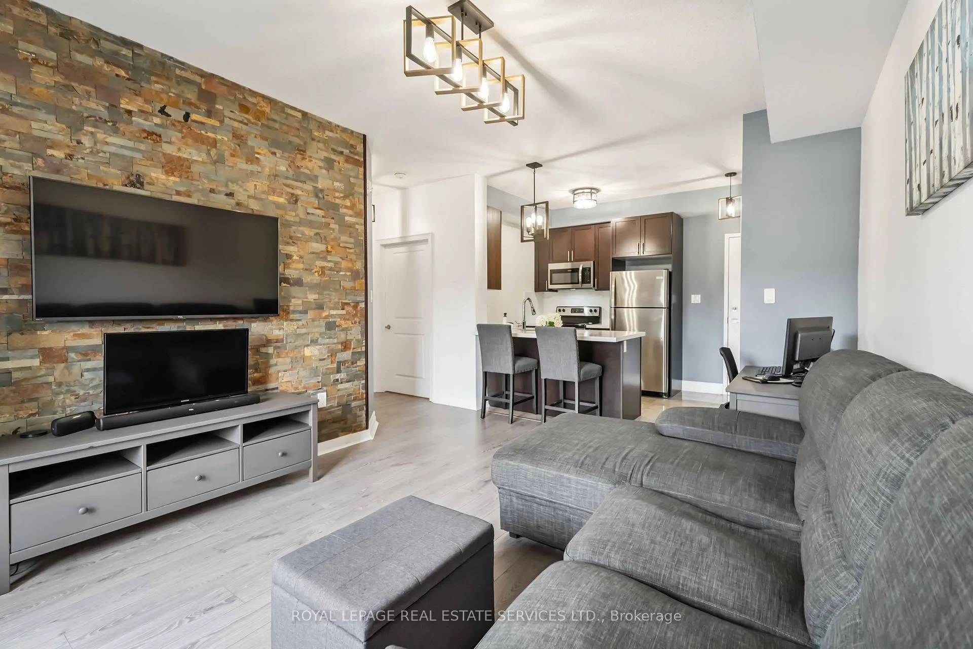 Photo 15 of Unit 216, 101 Shoreview Place, Hamilton, Lakeshore — HOMEH