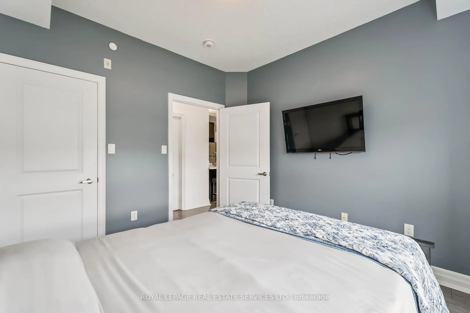Photo 17 of Unit 216, 101 Shoreview Place, Hamilton, Lakeshore — HOMEH
