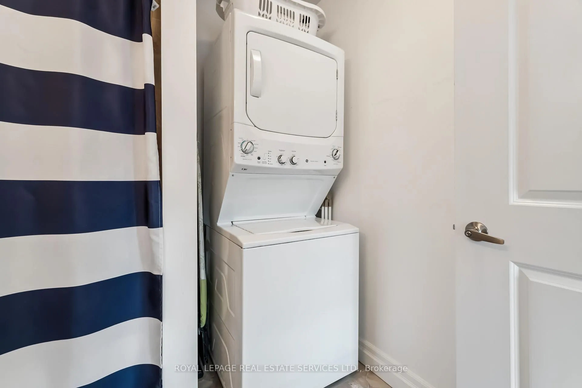 Photo 19 of Unit 216, 101 Shoreview Place, Hamilton, Lakeshore — HOMEH