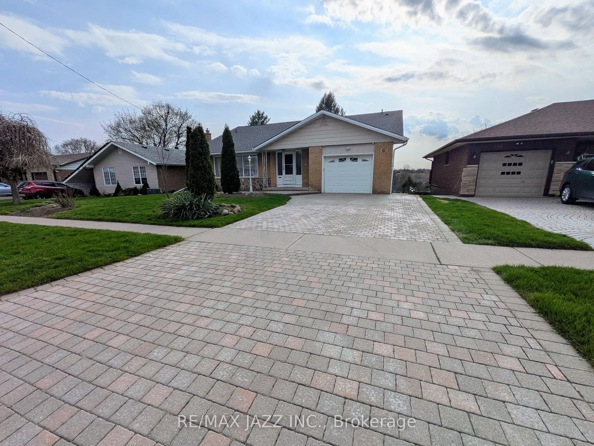 Photo 1 of 480 Elizabeth Street, Oshawa, McLaughlin — HOMEH