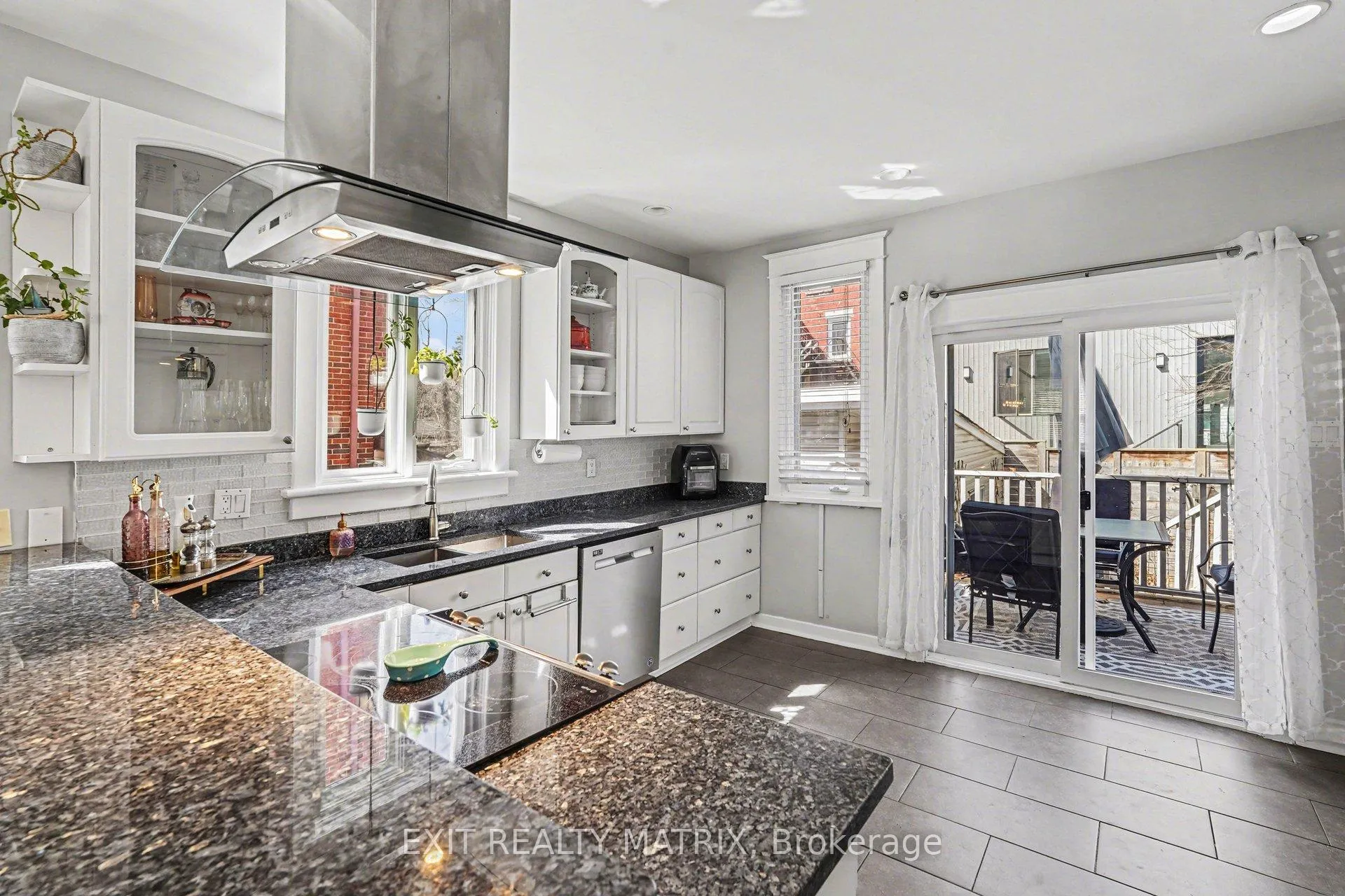 Photo 7 of 70 Springfield Road, Ottawa, Lindenlea — HOMEH