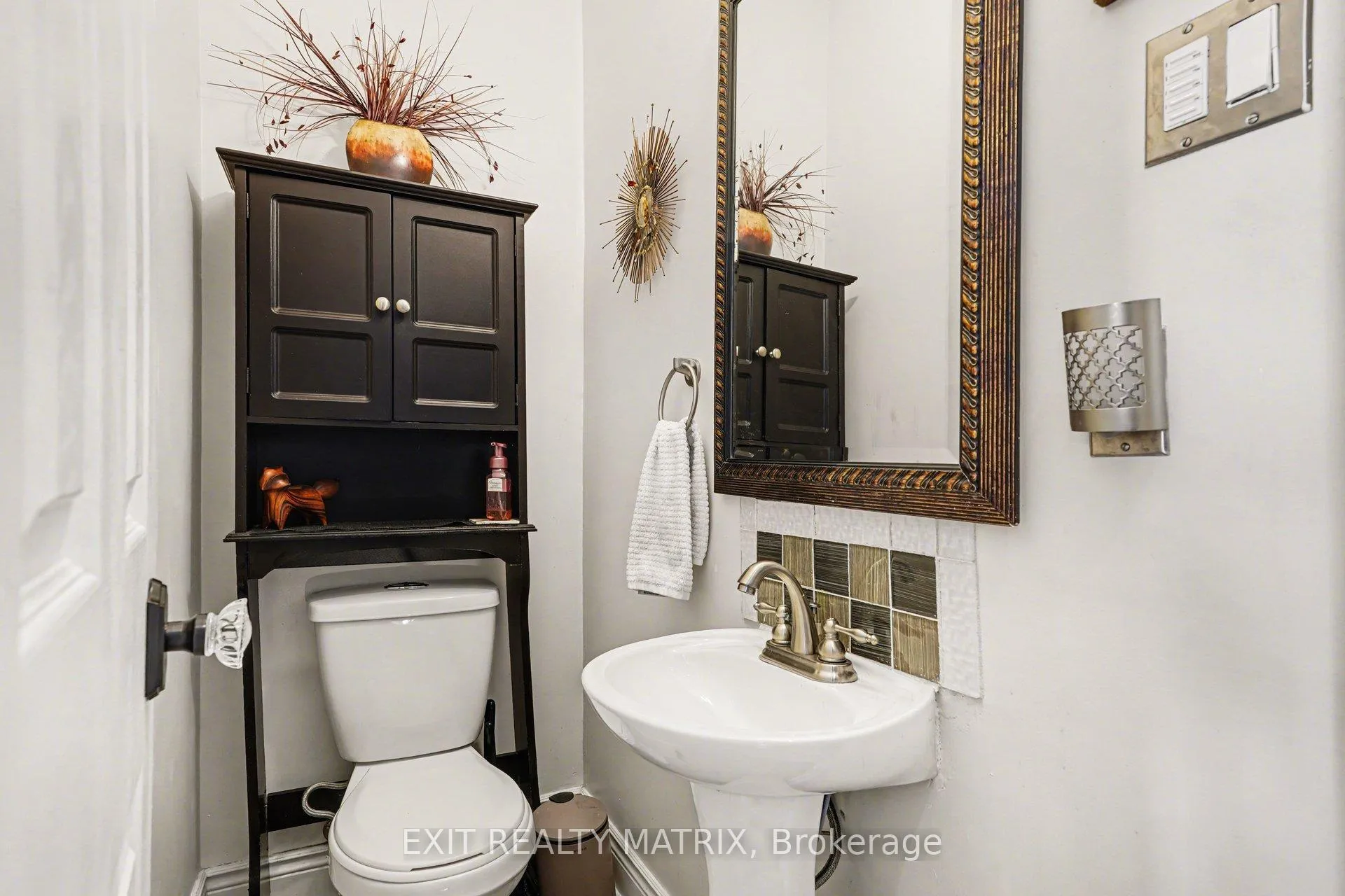 Photo 9 of 70 Springfield Road, Ottawa, Lindenlea — HOMEH