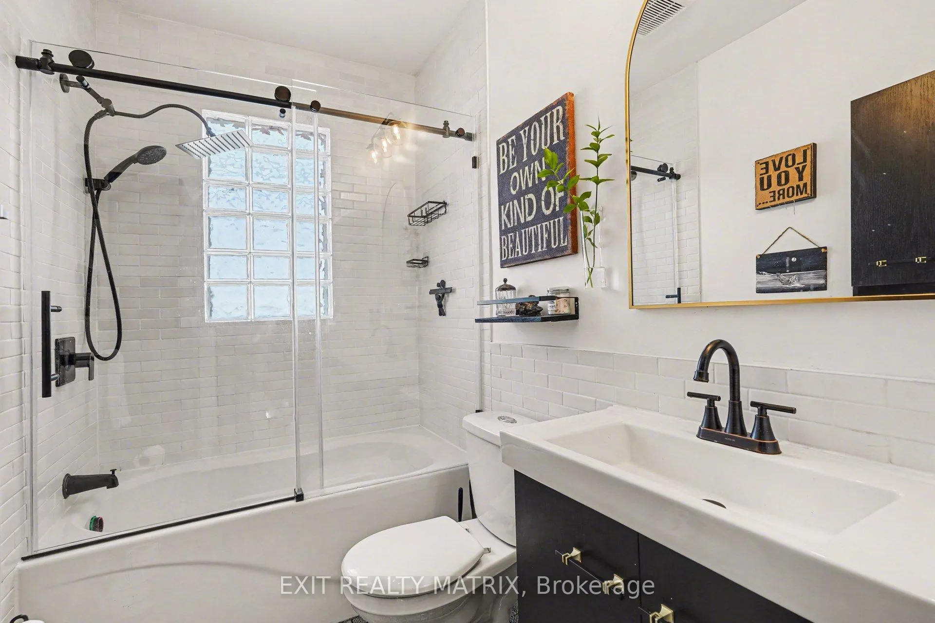Photo 12 of 70 Springfield Road, Ottawa, Lindenlea — HOMEH