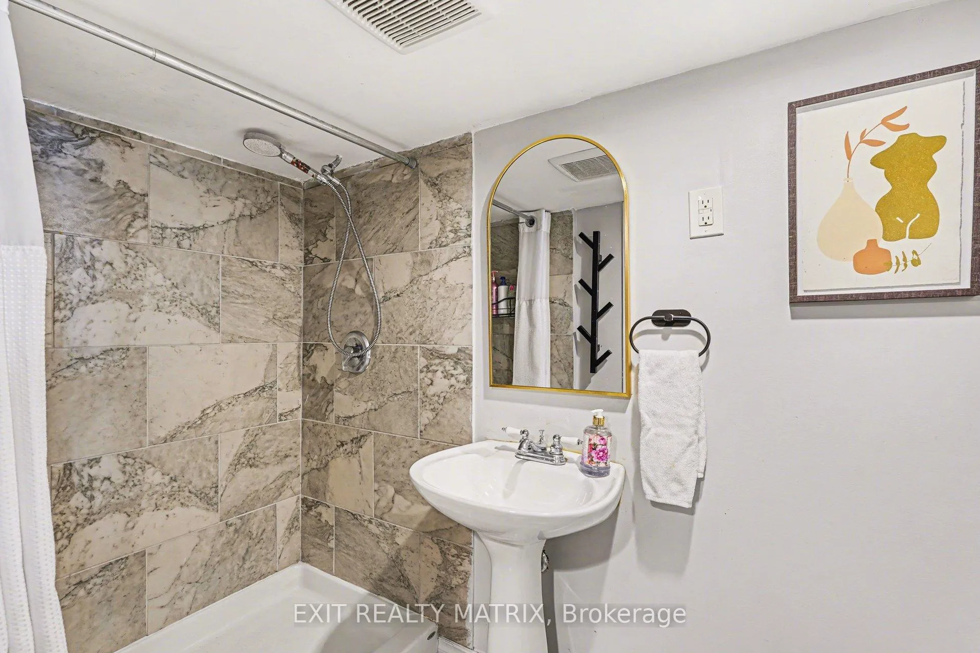 Photo 17 of 70 Springfield Road, Ottawa, Lindenlea — HOMEH