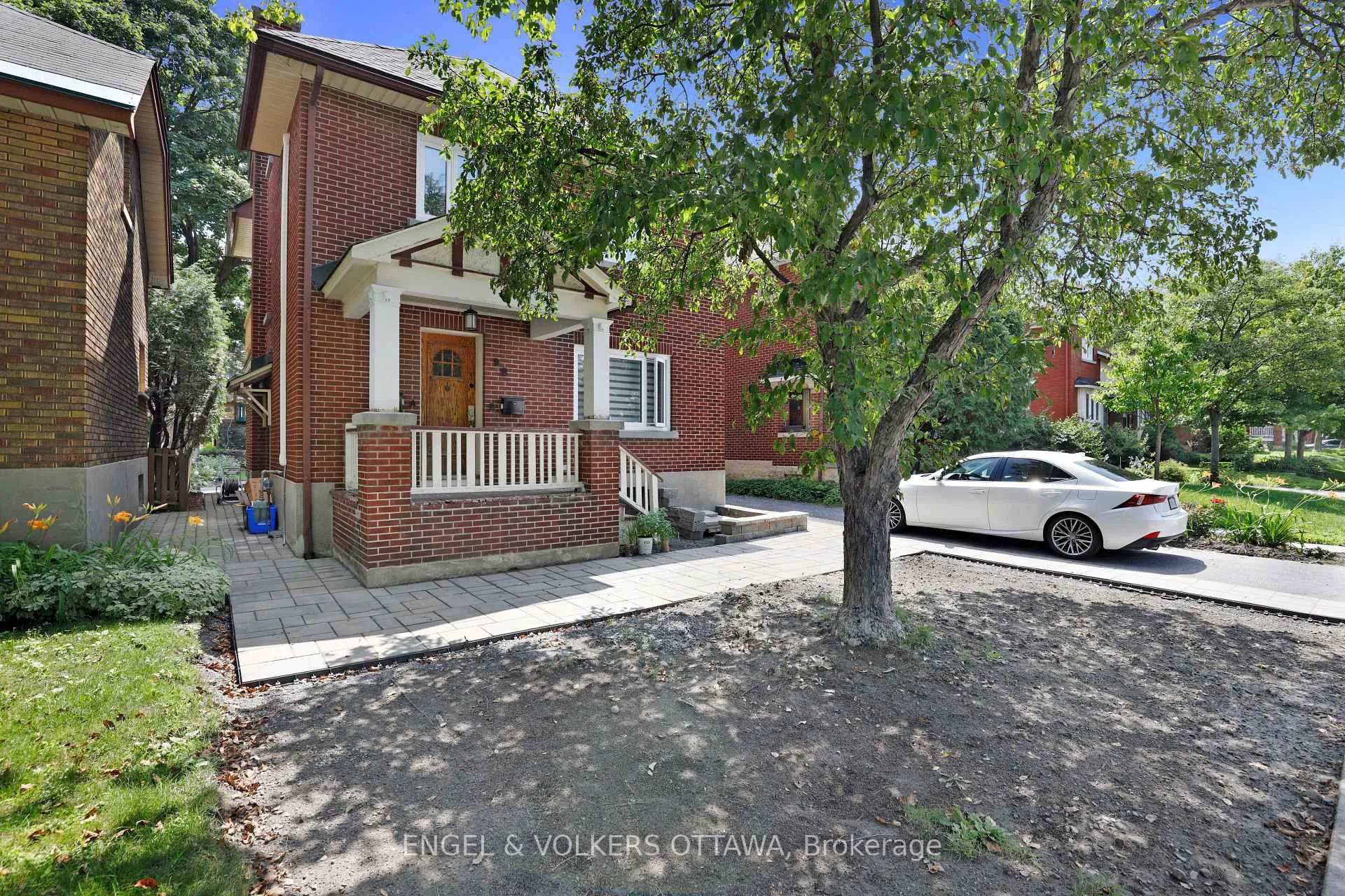 Photo 2 of Unit B, 98 Renfrew Avenue, Ottawa, Glebe — HOMEH