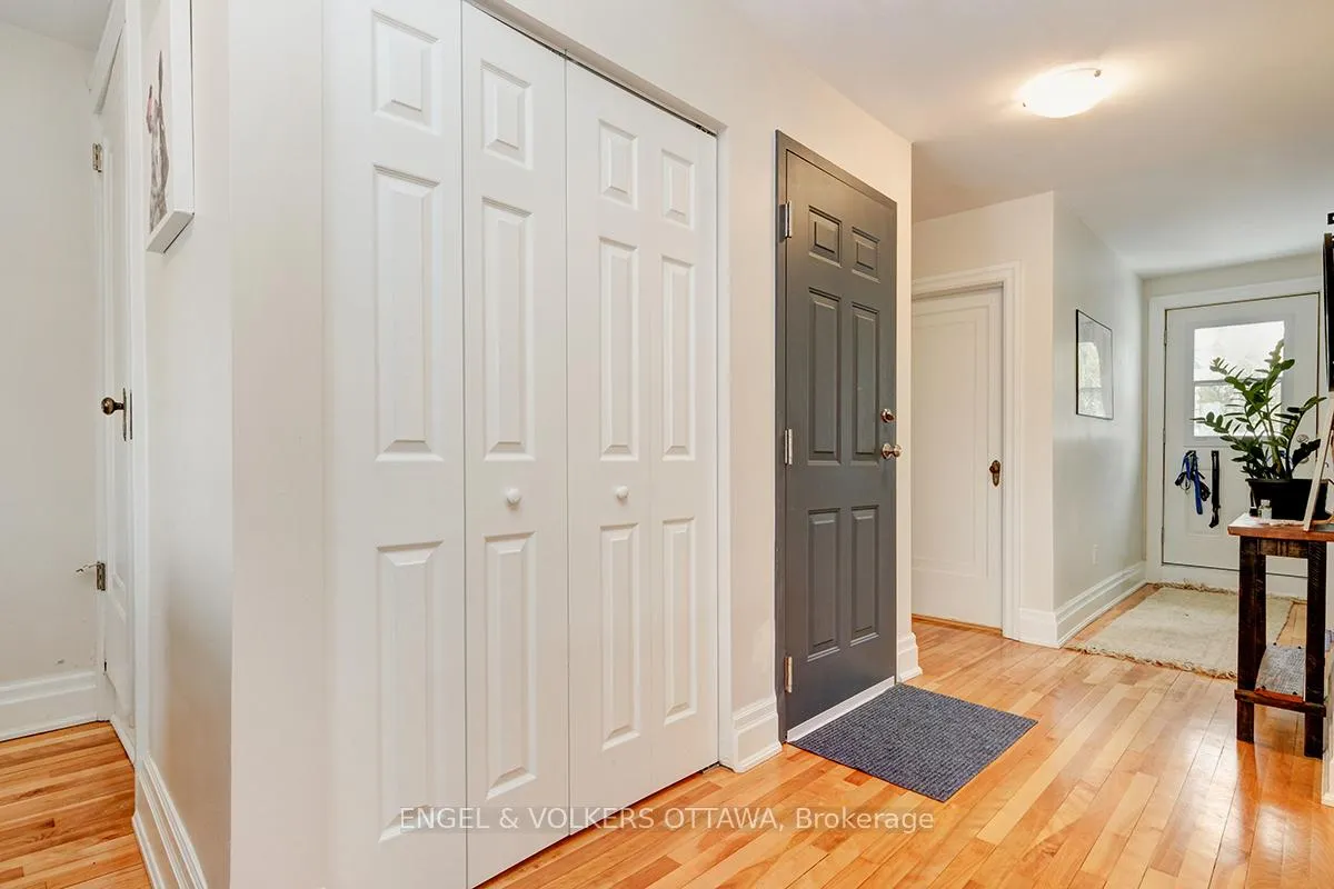 Photo 5 of Unit B, 98 Renfrew Avenue, Ottawa, Glebe — HOMEH