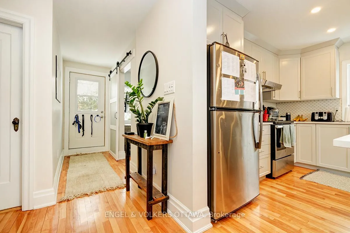 Photo 6 of Unit B, 98 Renfrew Avenue, Ottawa, Glebe — HOMEH