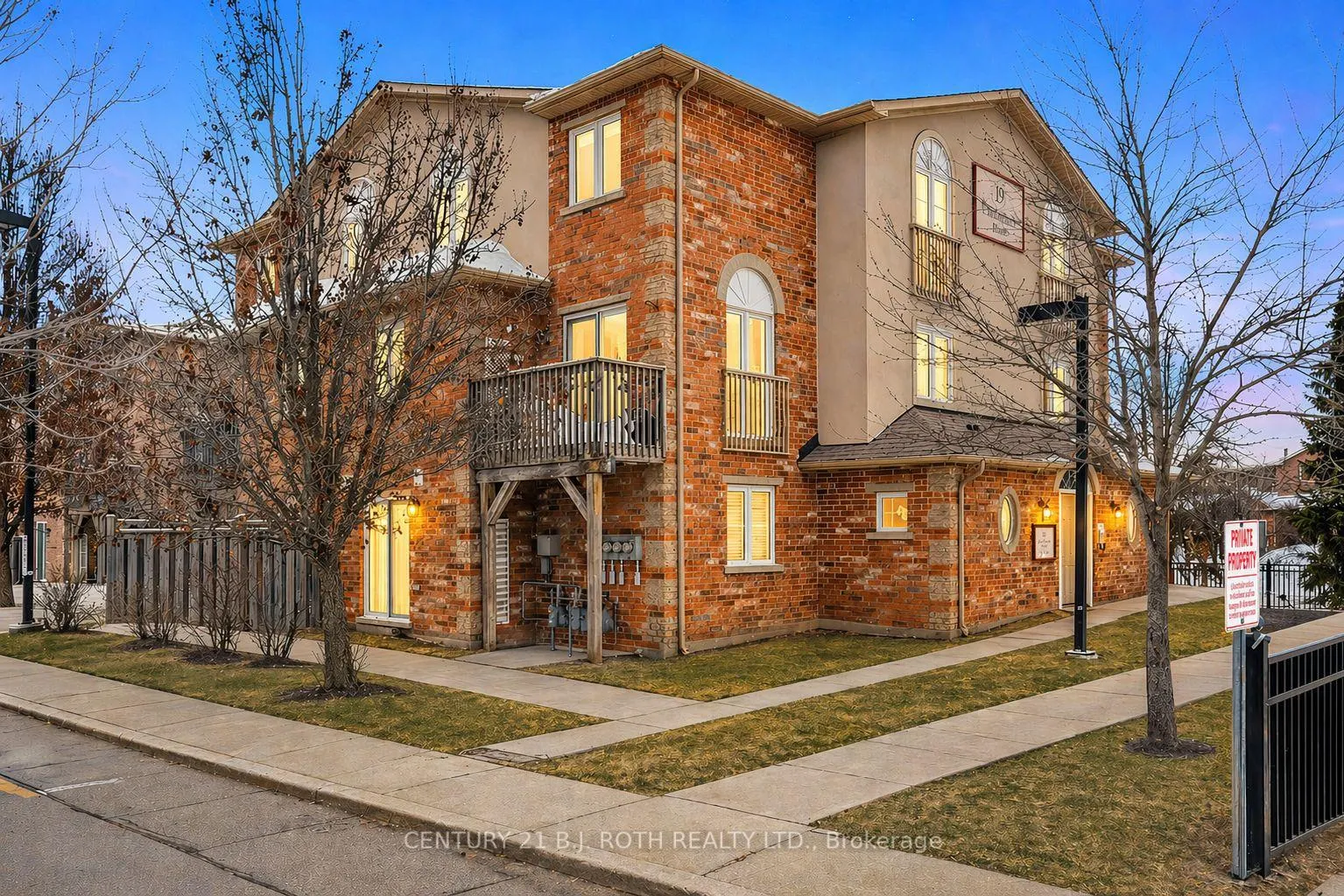 Photo 1 of Unit 4, 19 Cheltenham Road, Barrie, Georgian Drive — HOMEH