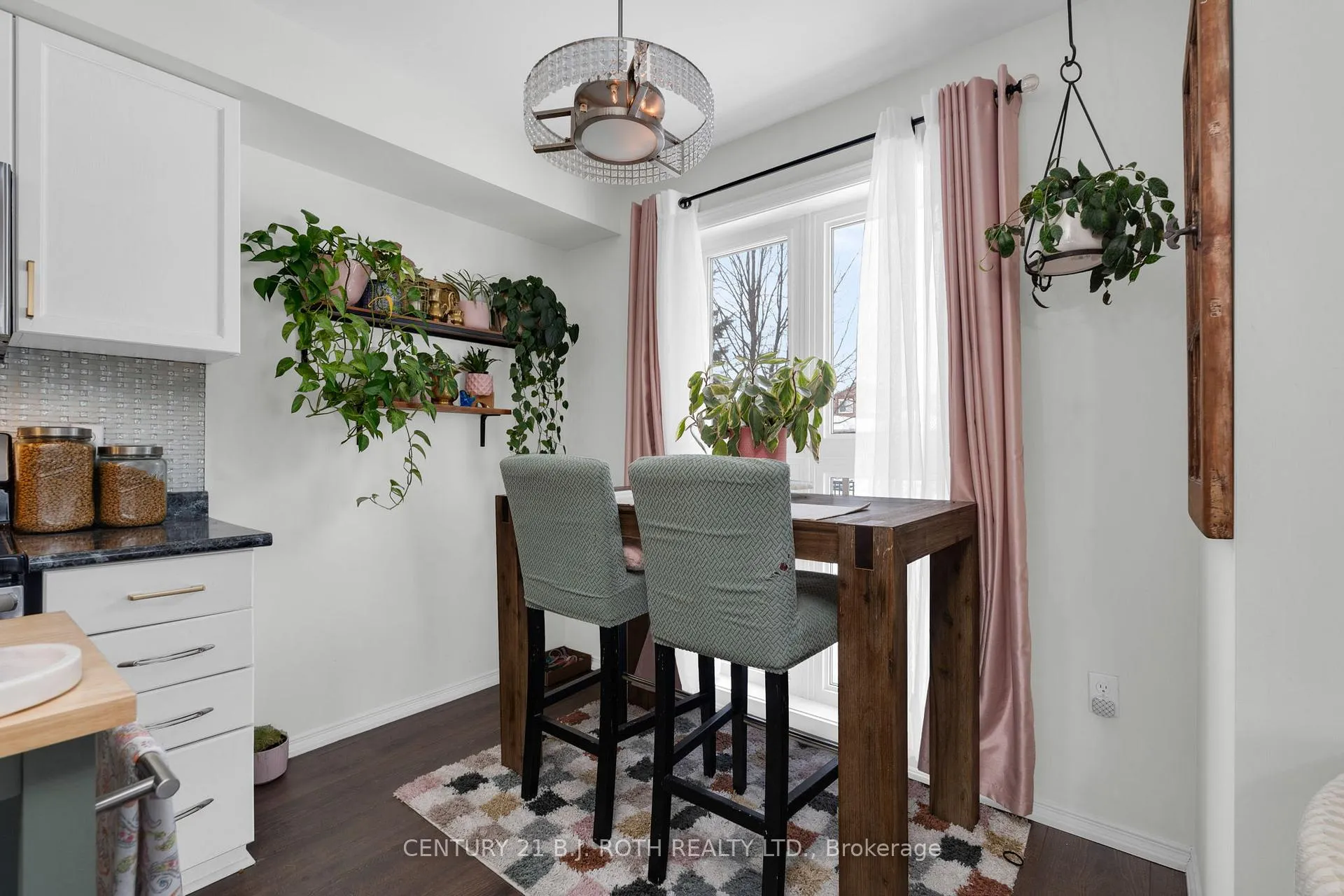 Photo 10 of Unit 4, 19 Cheltenham Road, Barrie, Georgian Drive — HOMEH