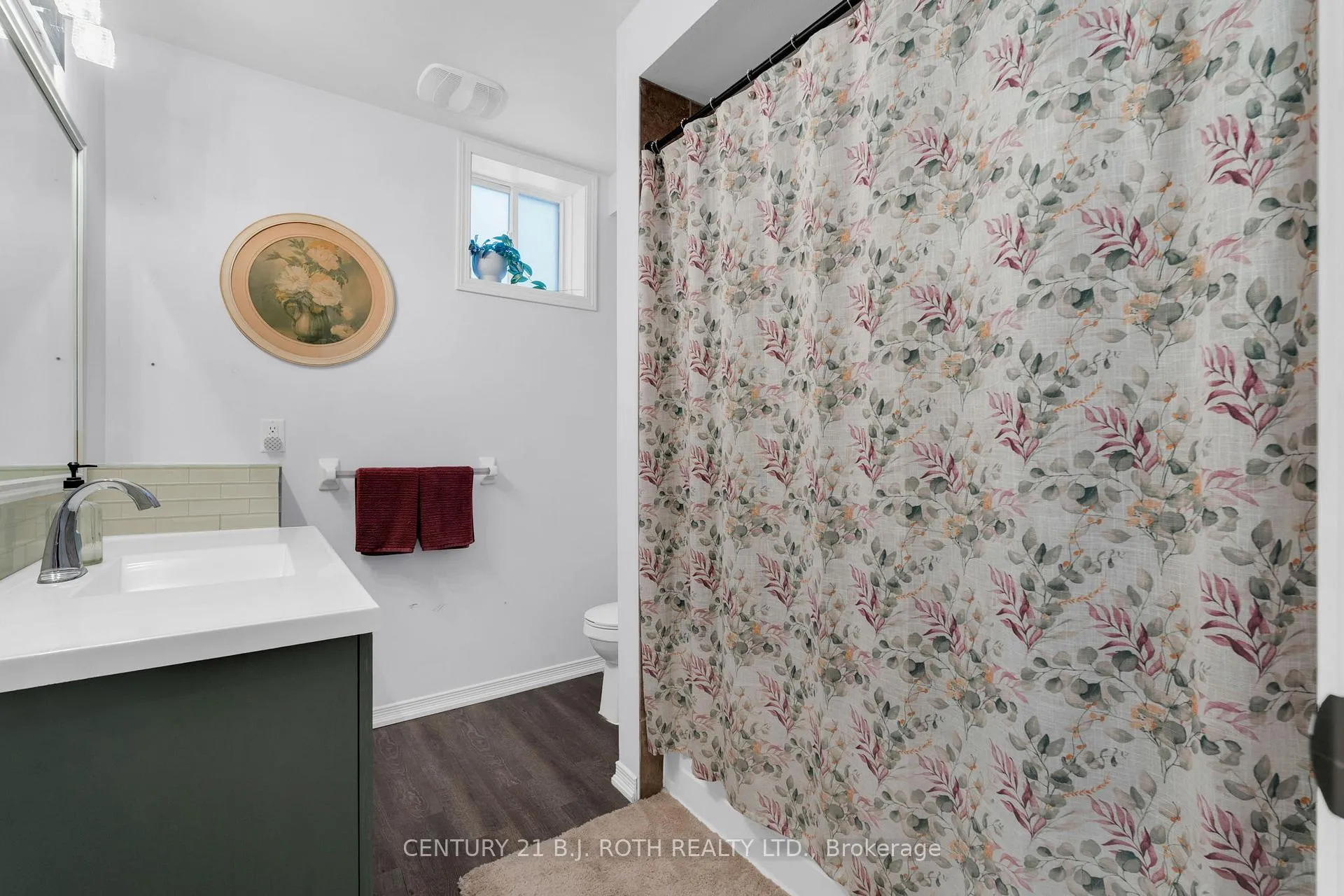 Photo 14 of Unit 4, 19 Cheltenham Road, Barrie, Georgian Drive — HOMEH