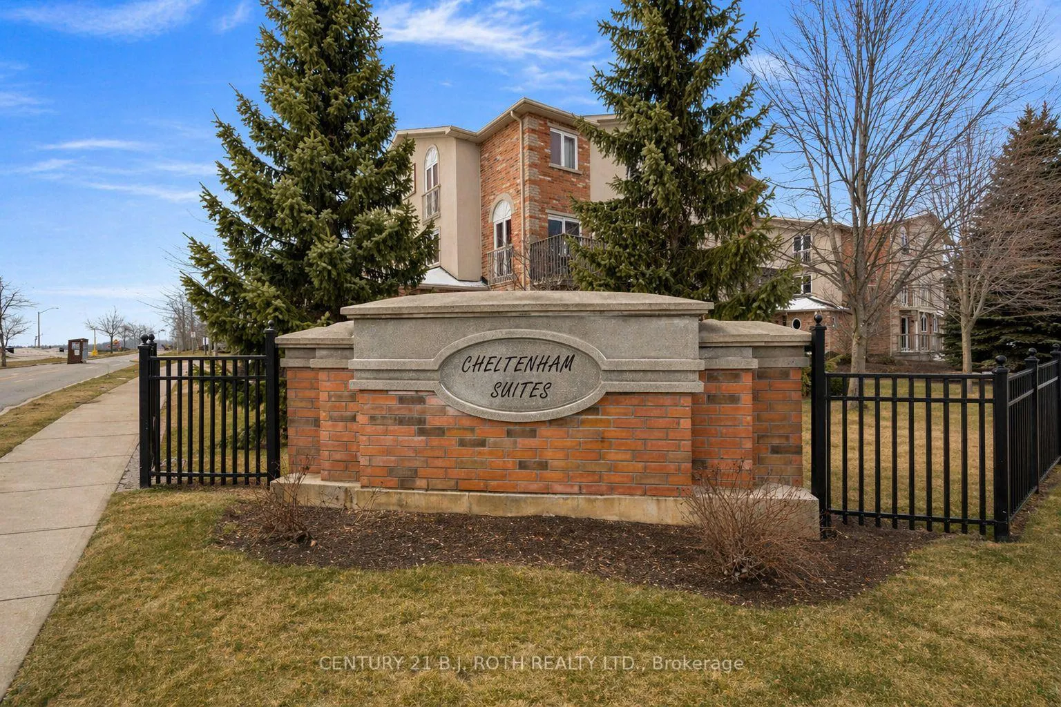 Photo 18 of Unit 4, 19 Cheltenham Road, Barrie, Georgian Drive — HOMEH