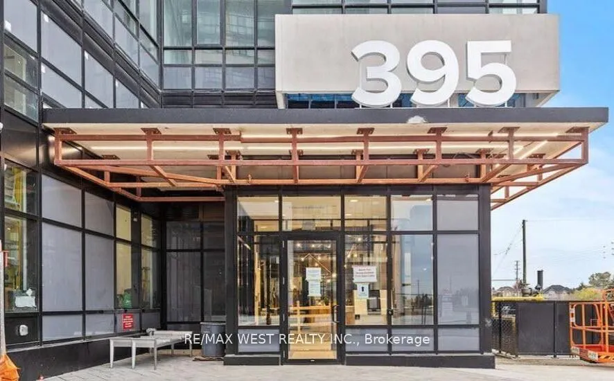 Front of Unit LPH06, 395 Dundas St W