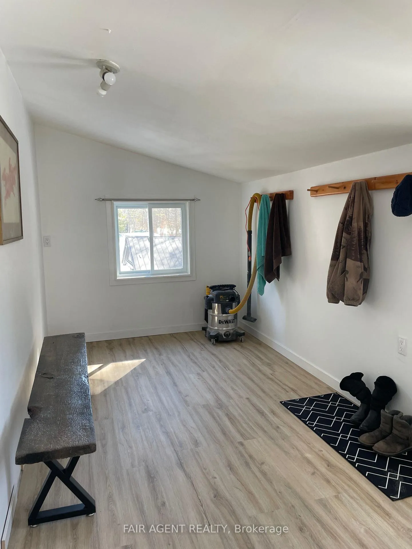 Photo 12 of 7672 Doner Drive, Ramara, Rural Ramara — HOMEH