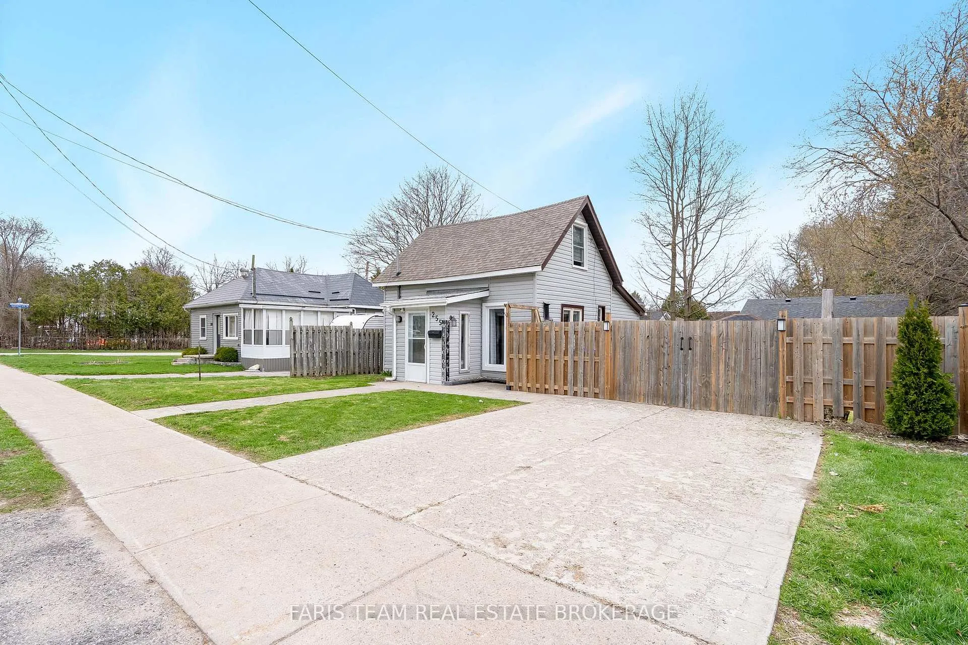Photo 4 of 255 Lindsay Street, Midland — HOMEH