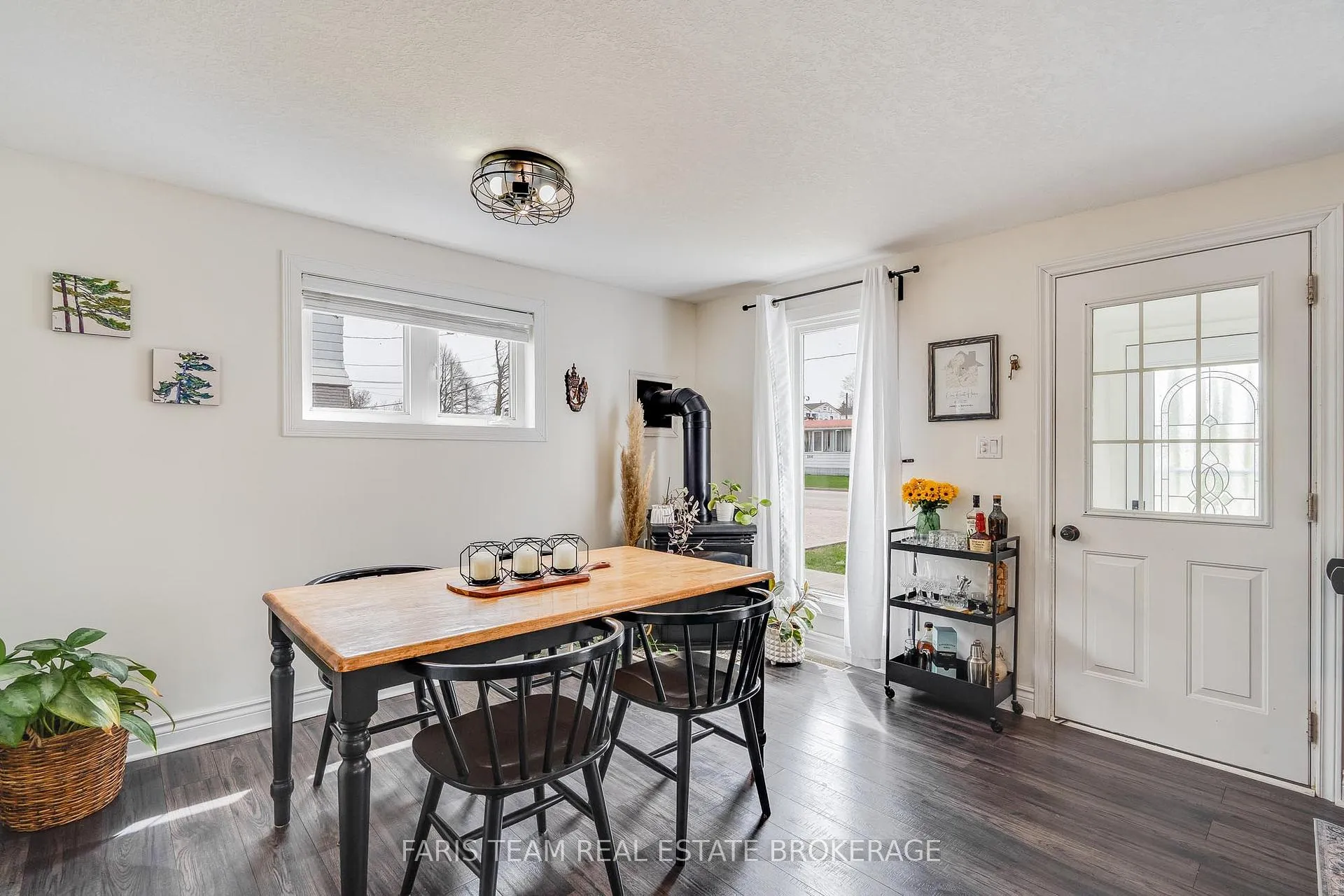 Photo 11 of 255 Lindsay Street, Midland — HOMEH
