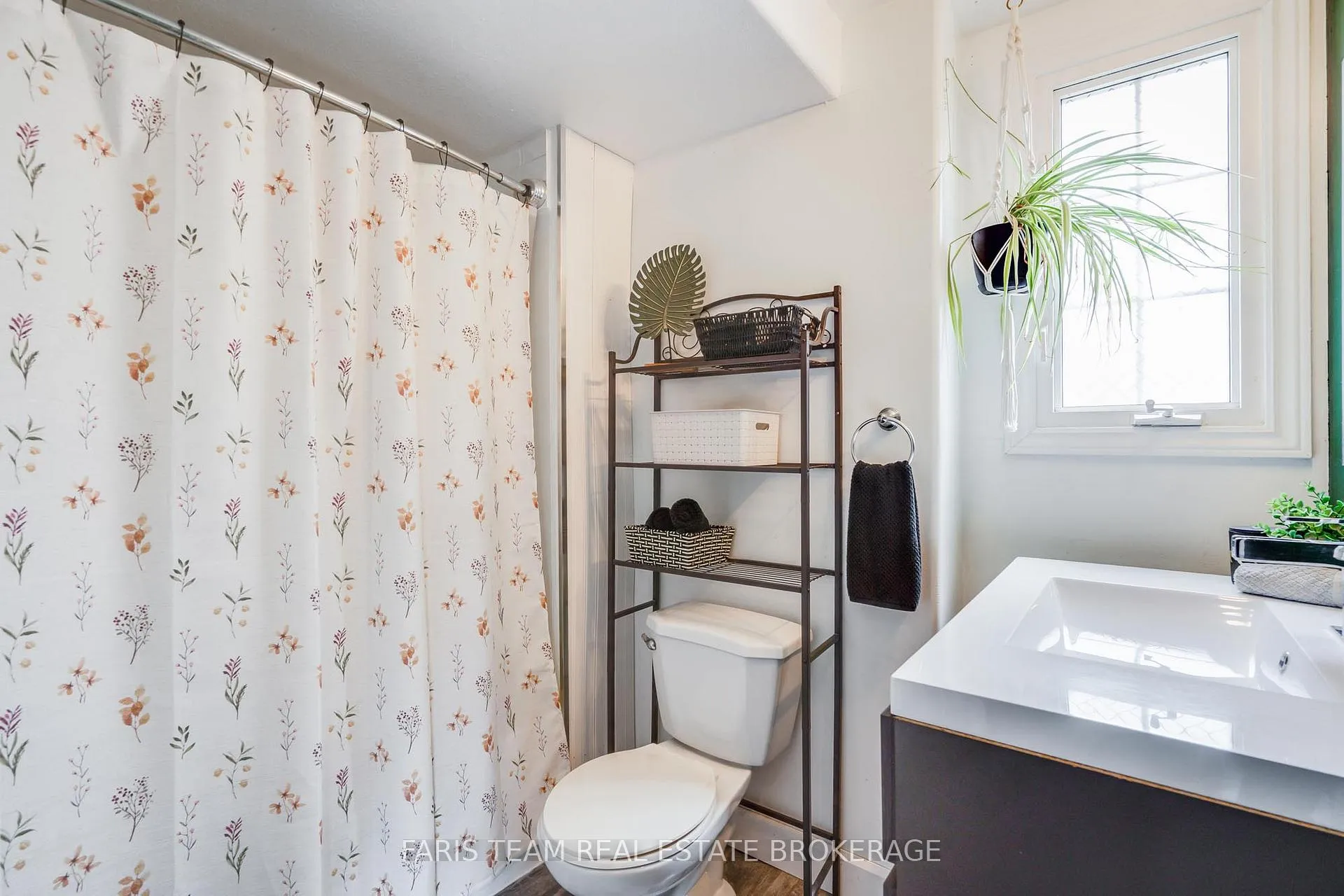 Photo 17 of 255 Lindsay Street, Midland — HOMEH