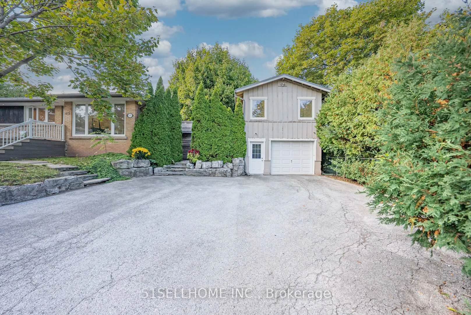 Photo 2 of 615 Parkside Drive, Oakville, West — HOMEH