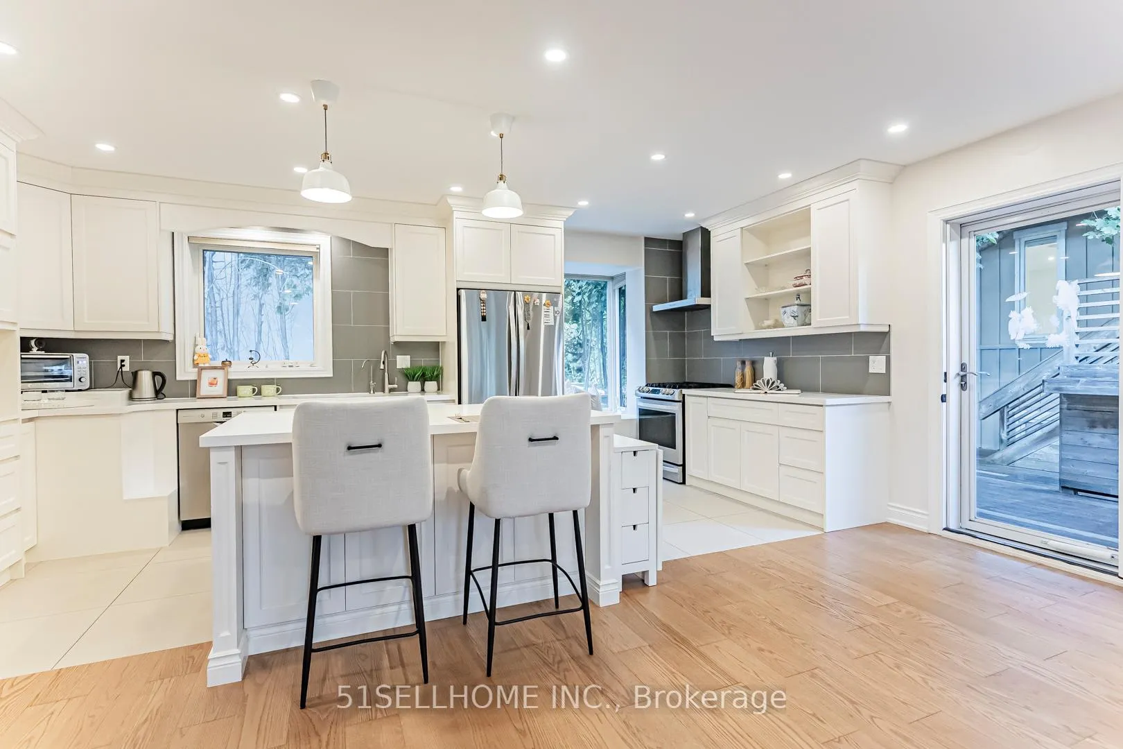 Photo 6 of 615 Parkside Drive, Oakville, West — HOMEH