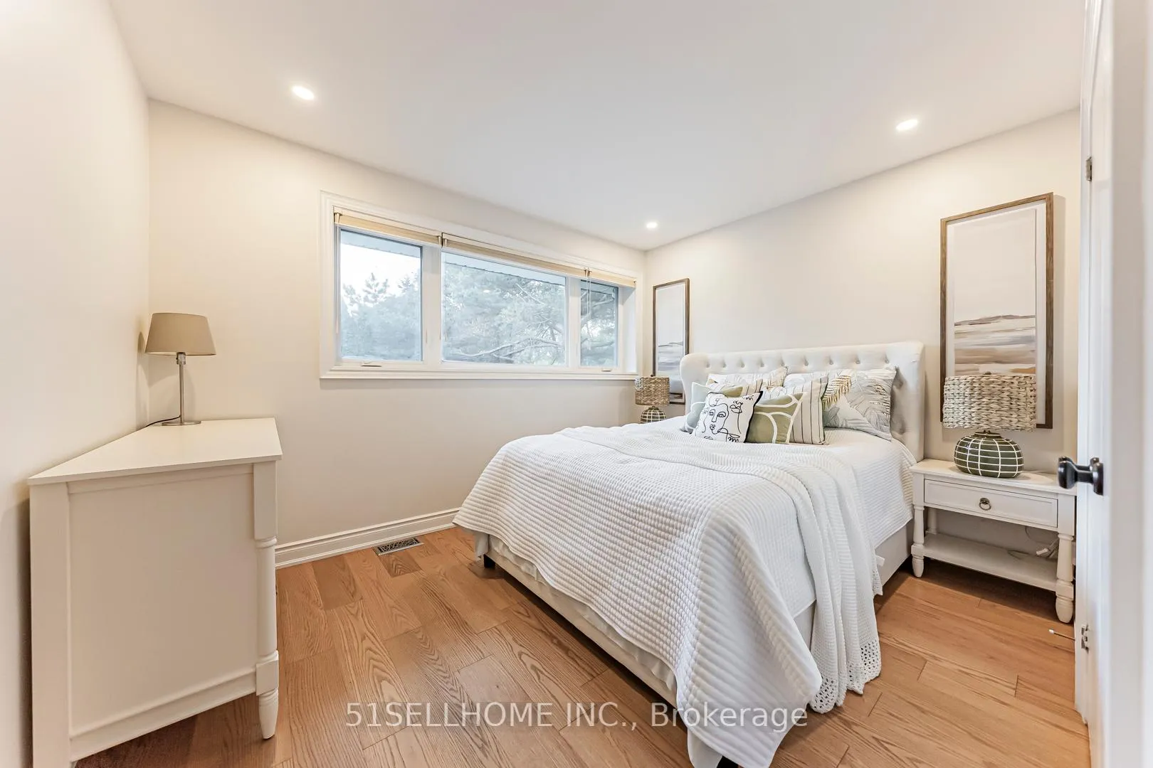 Photo 10 of 615 Parkside Drive, Oakville, West — HOMEH