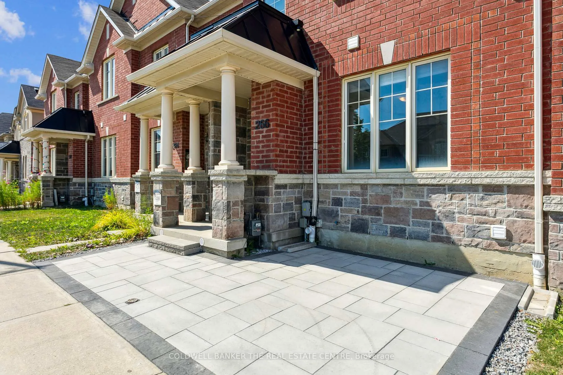 Photo 2 of 266 Inspire Boulevard, Brampton, Sandringham-Wellington North — HOMEH