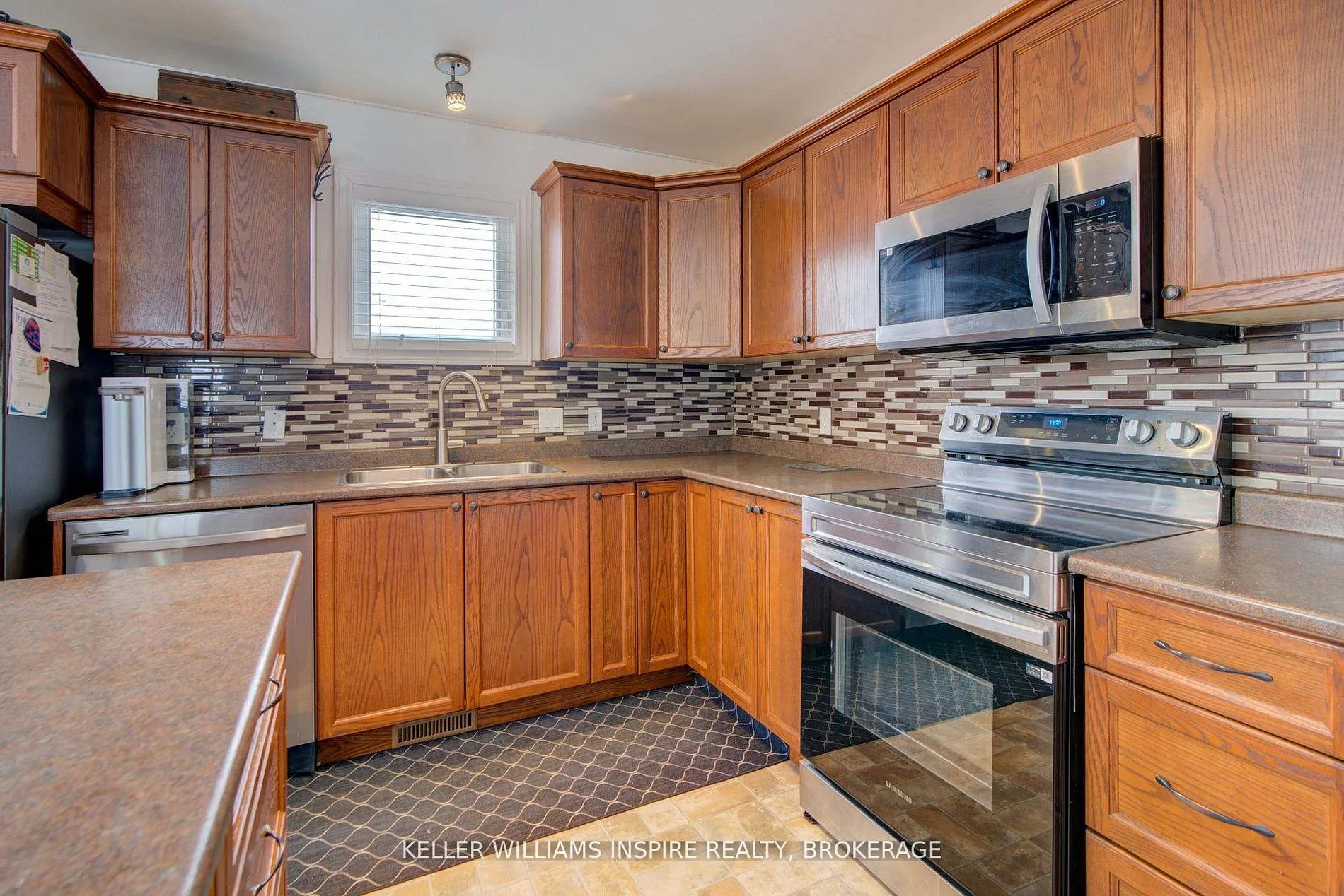 Photo 7 of 120 Blakely Street, Loyalist, Amherstview — HOMEH