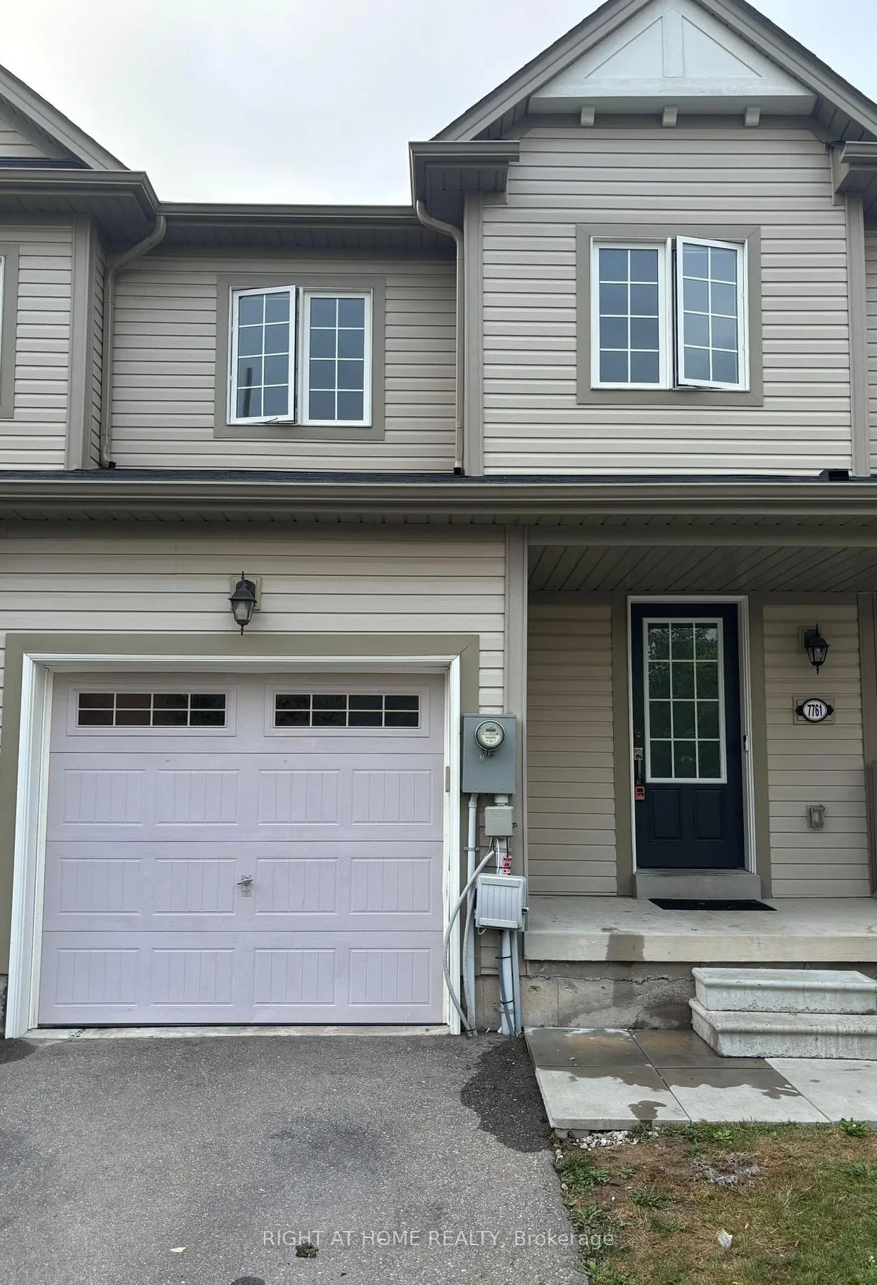 Photo 1 of 7761 White Pine Crescent, Niagara Falls, Brown — HOMEH